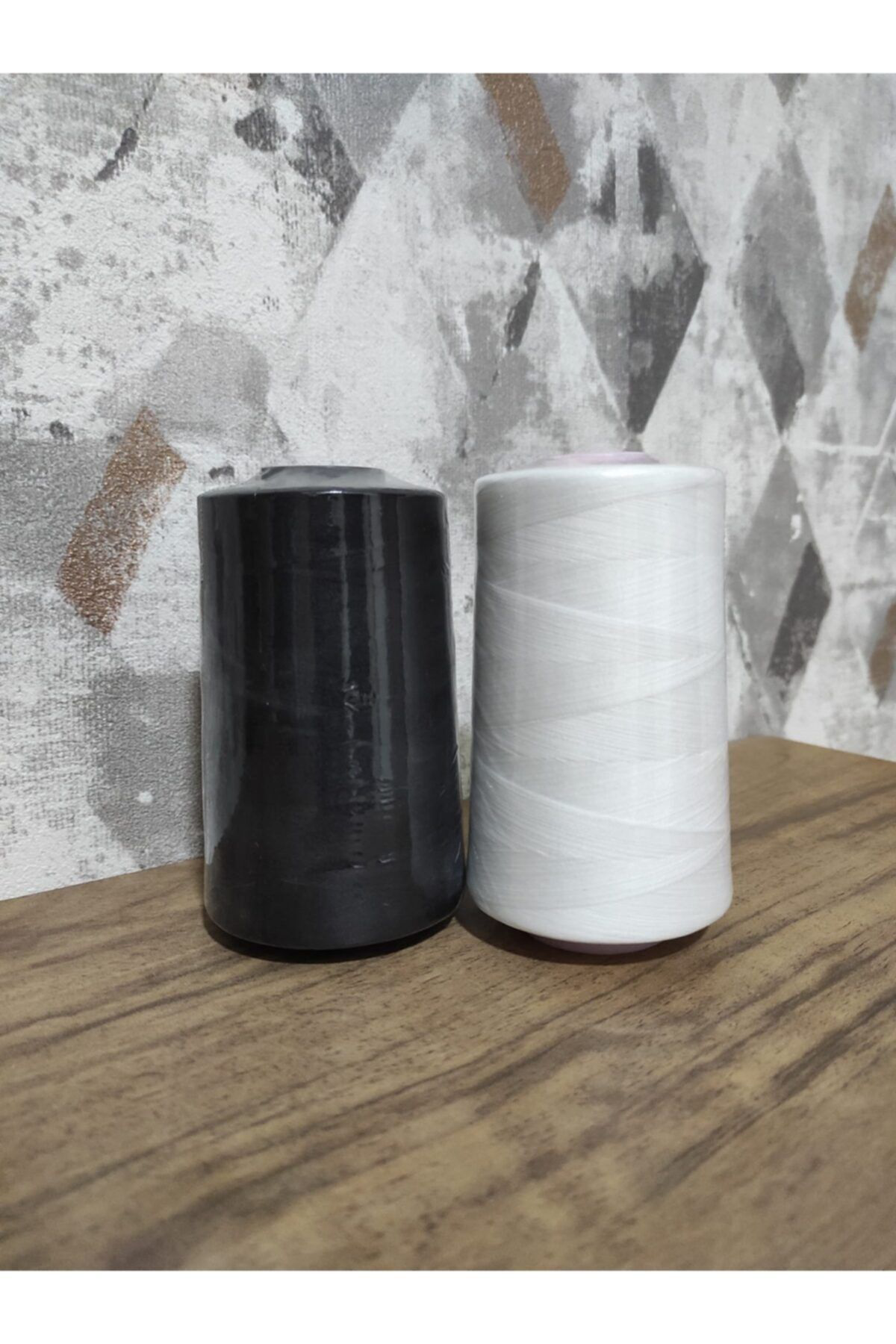 Oltali %100 Polyester 120 Numara Dikiş İpliği 5000 Mt Siyah Ve Ekru