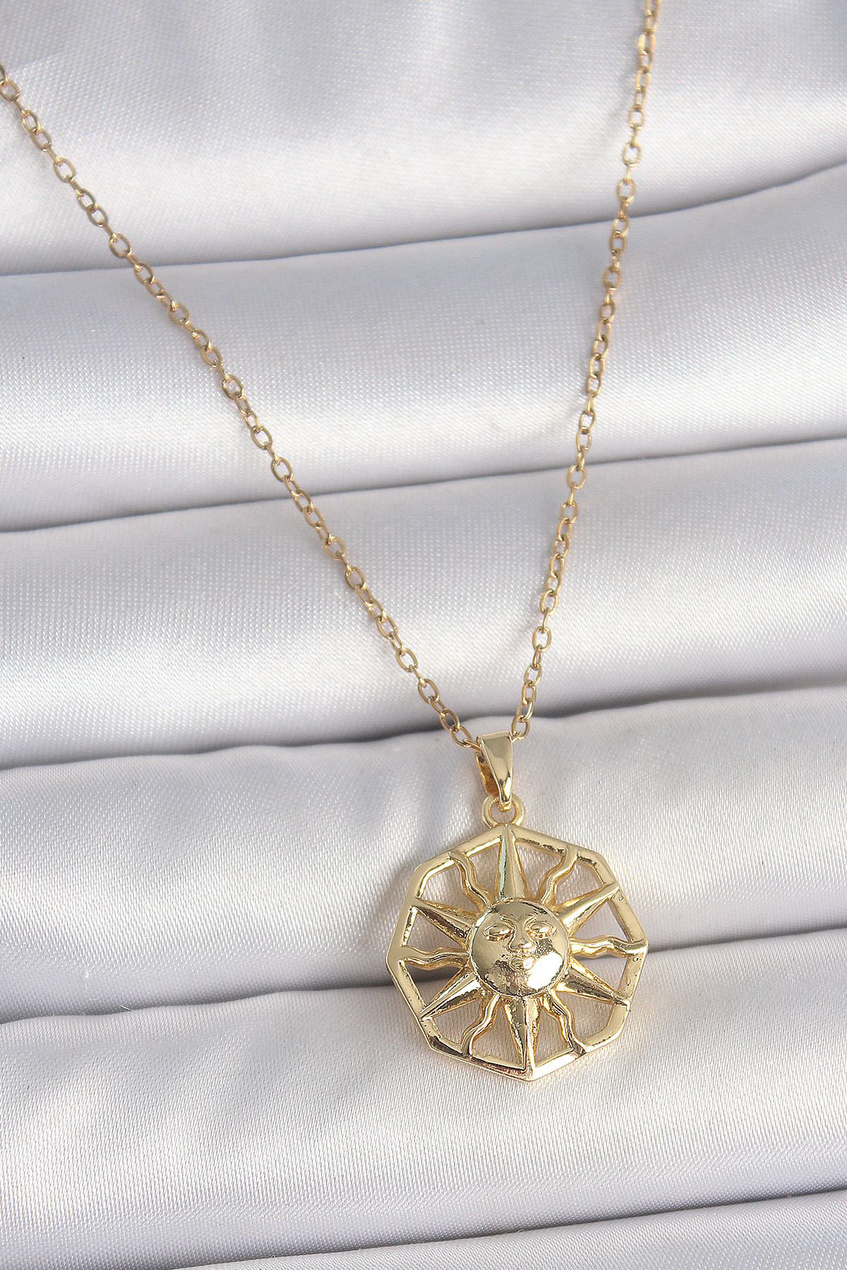 New Things 316L Çelik Gold Renk Zincir İşlemeli Güneş Model Kadin Kolye