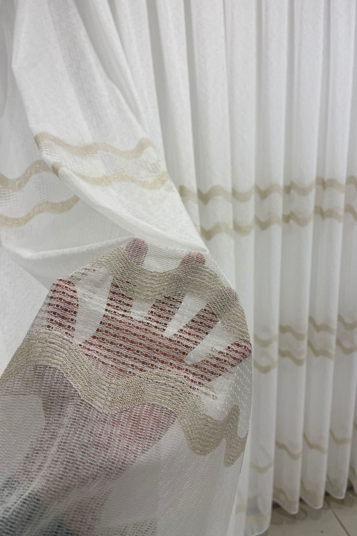 Özgün Home Aplike Clara Modern Dalgali Altin Şeritli (1/2,5 Normal Pile) Ekr