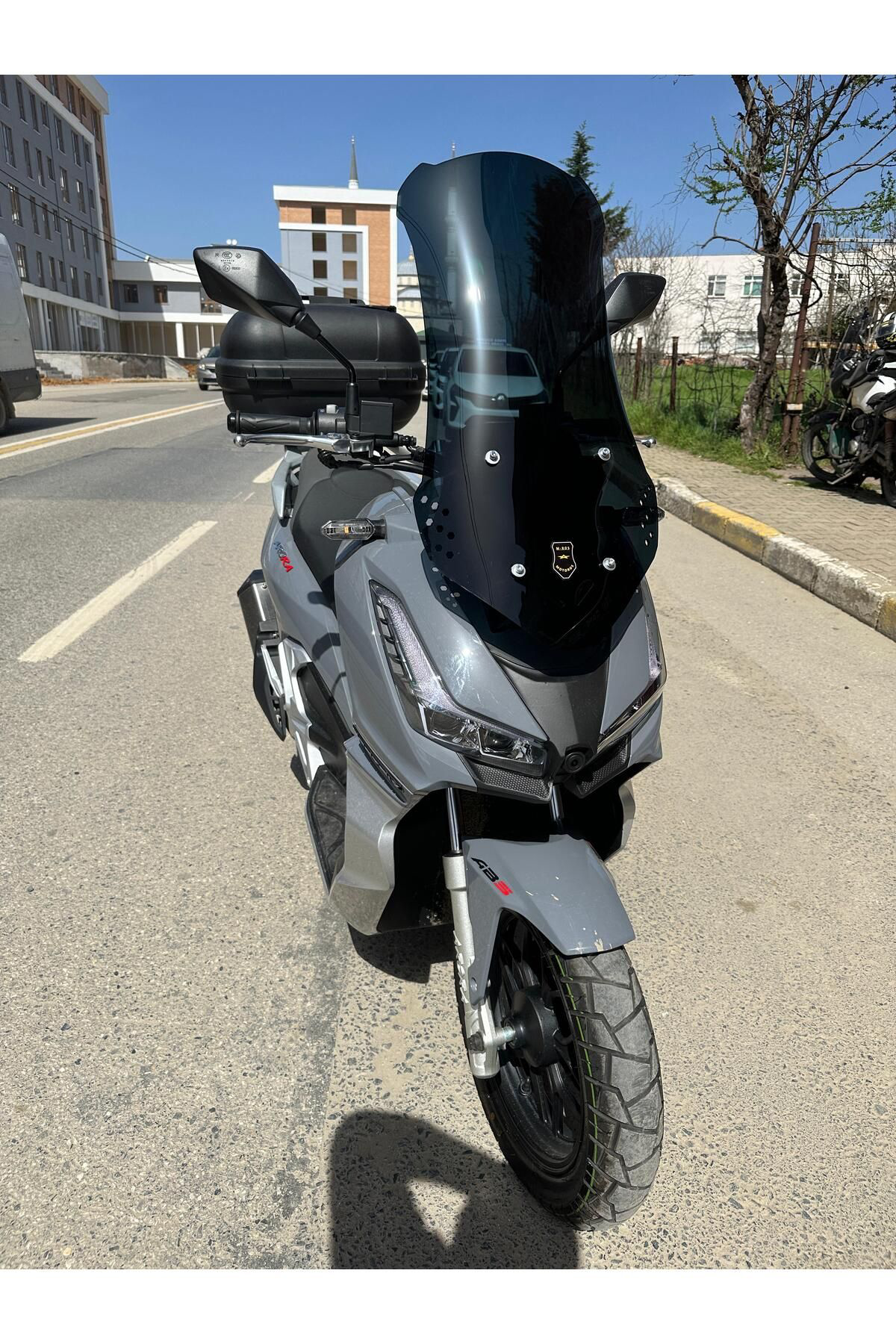 Motocam Arora Beatrix Ön Cam 2023 2024 Model 75Cm Siyah Renkli 4Mm Uzun C