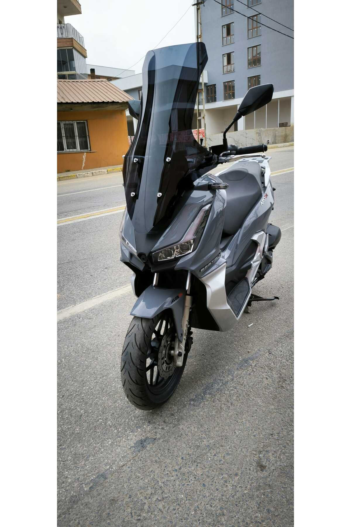 Motocam Arora Beatrix Ön Cam 2023 2024 Model 78Cm Siyah Renkli 4Mm Uzun C