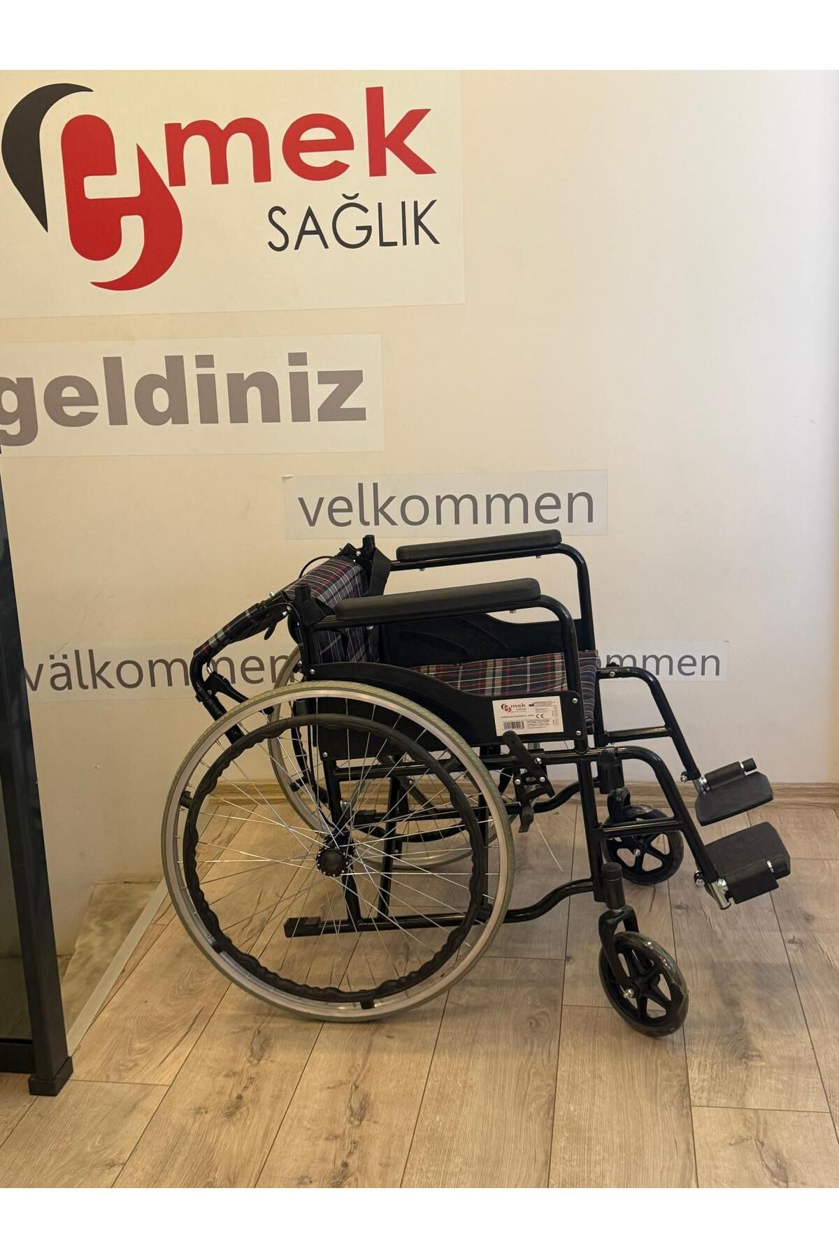 Wipperman Büyük Tekerlekli Ayak Kisimlari Çikarilabilen Manuel Tekerlekli S