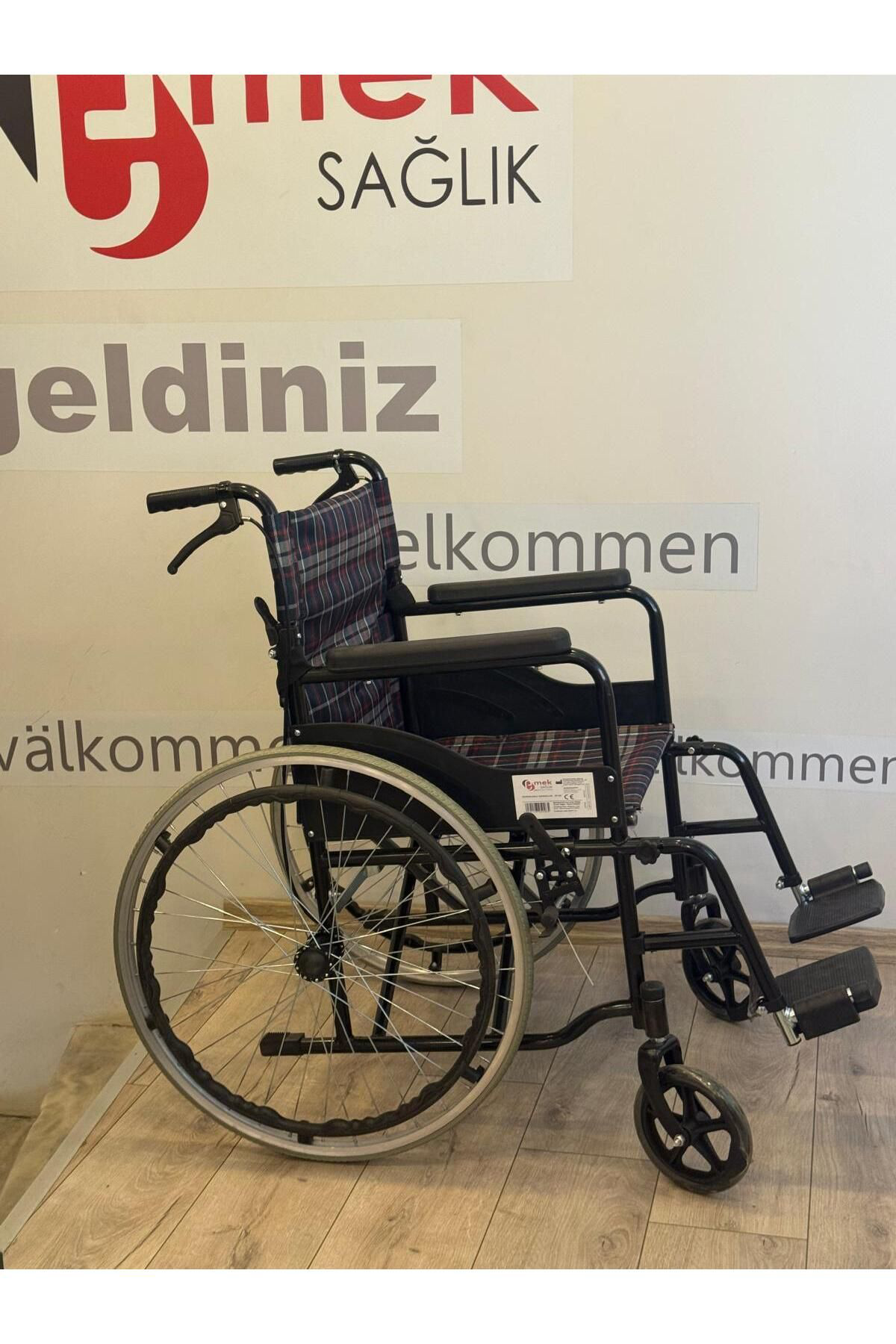 Emek Sağlik Dev Dört Tekerlekli Sandalye Hasta Sandalyesi (2 Yil Garanti)
