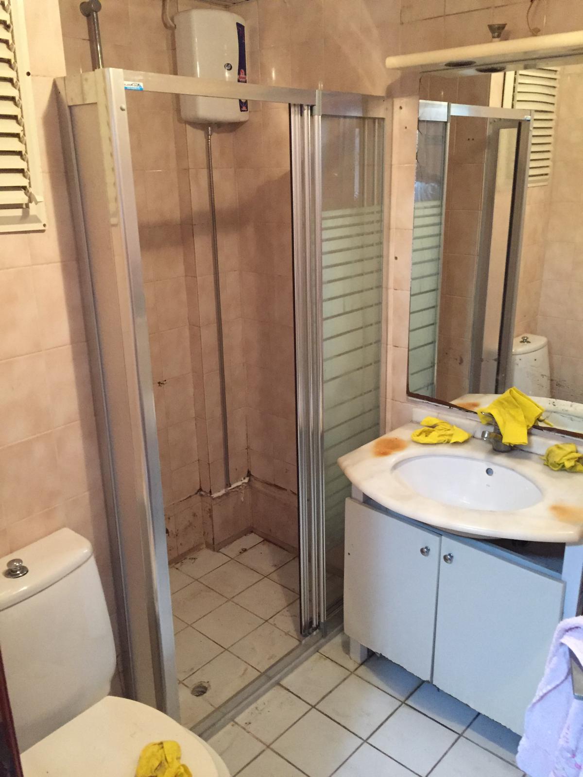 Alanyaduş Duşakabin Tekeri Ve Aksuari1 Sabit 2 Çalişir Bella Seri