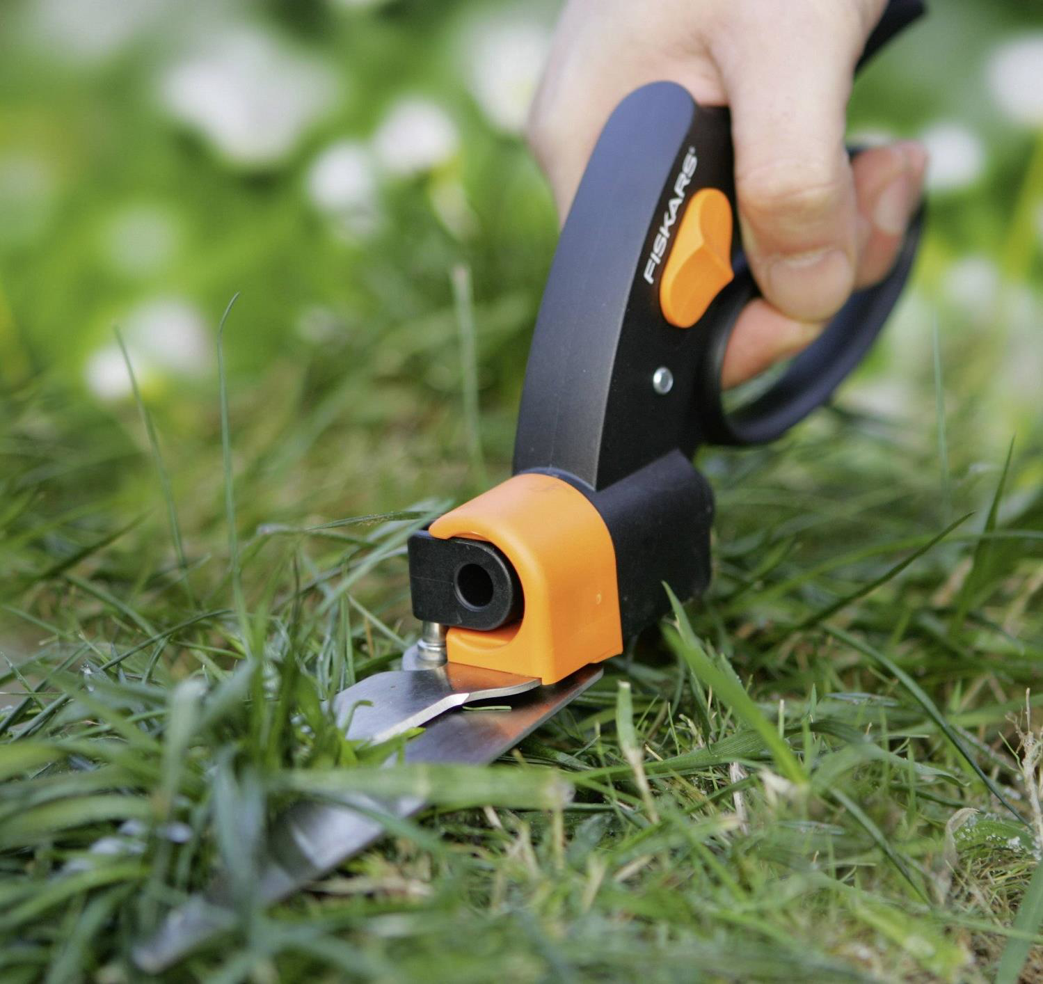 Fiskars 113680 Servo Sistem Döner Başlı Kenar Kesme Makası
