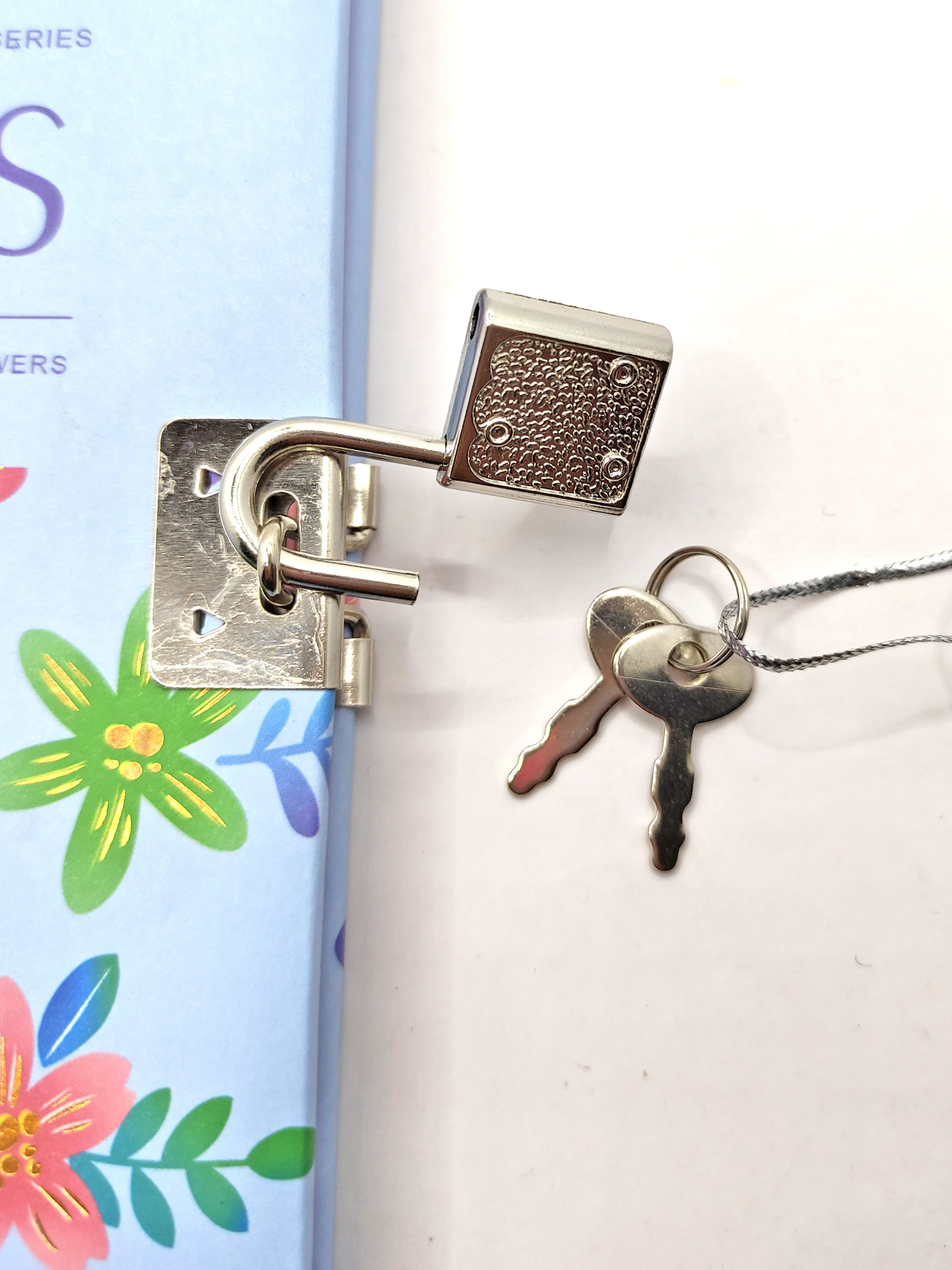 Limmy Flowers Hatira Defteri (Günlük) Kilitli Defter 80 Yaprak - Yeşil