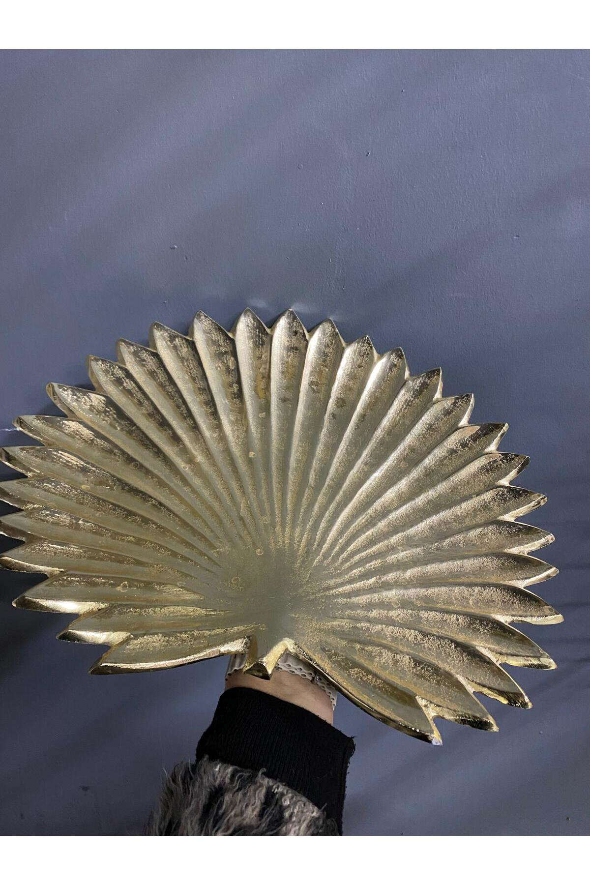 Elif Aksesuar Gold Aliminyum Metal Yuvarlak Dekoratif Tabak