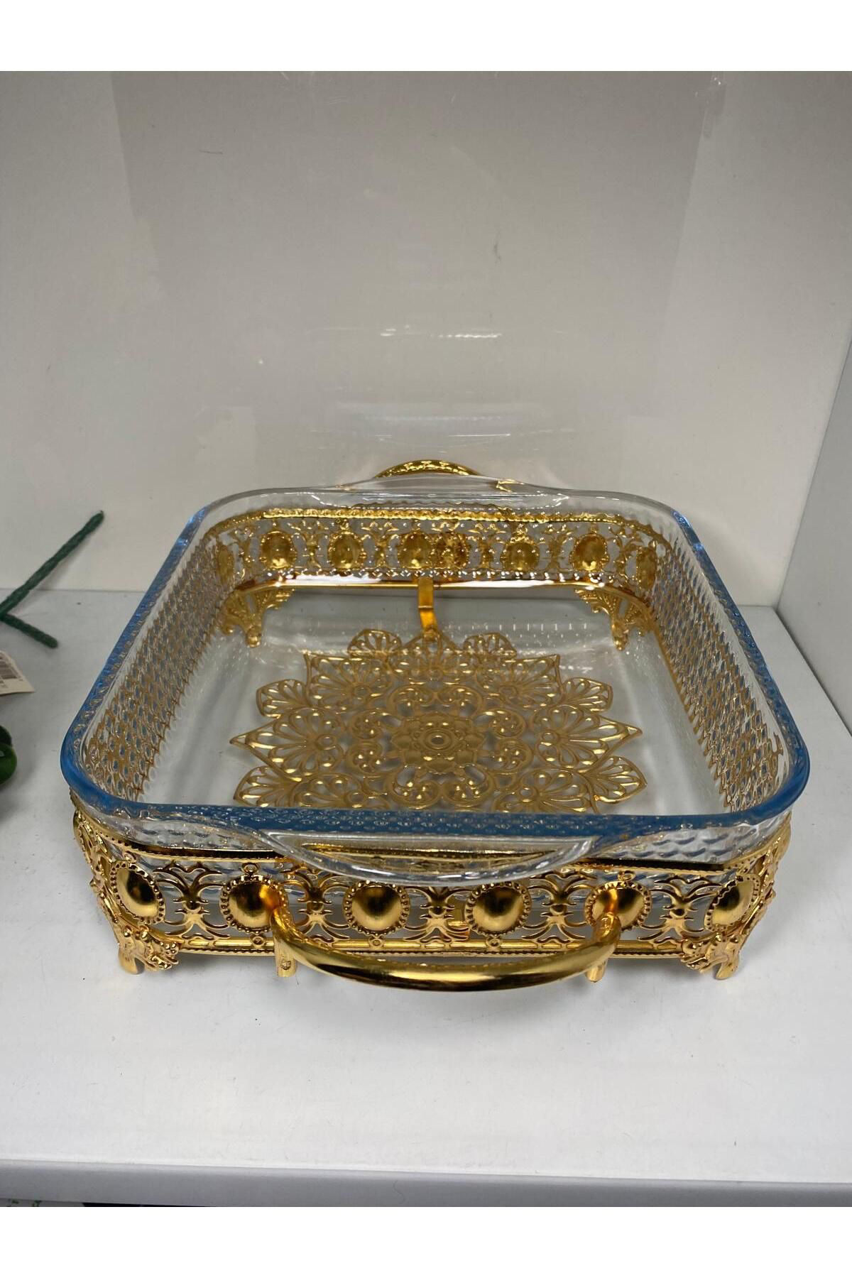 Elif Aksesuar Gold Metal Standli Cam Sunum Tabaği