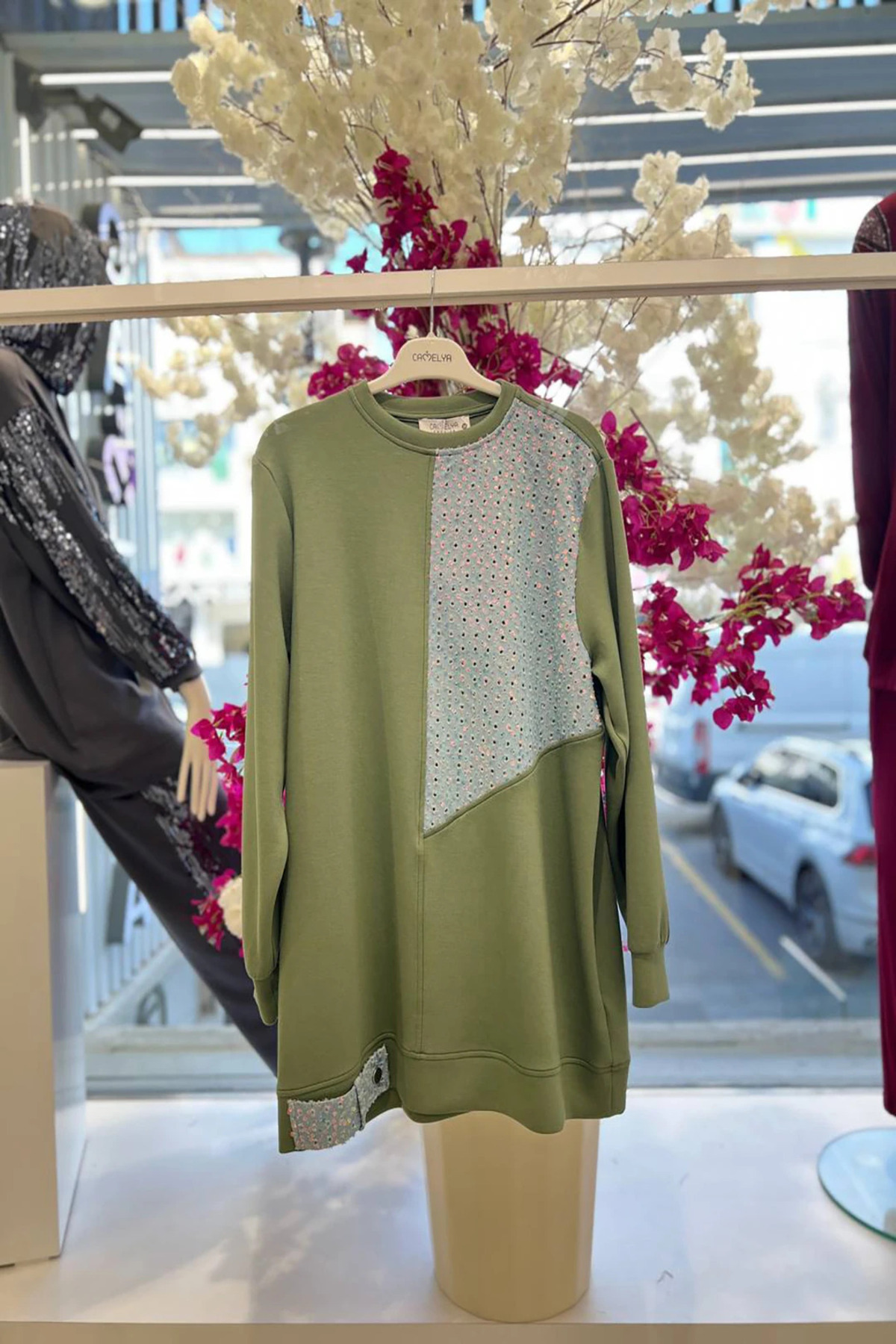 Butik İki İplik Kumaşli Pul Detayli Şik Ve Modern Tunik
