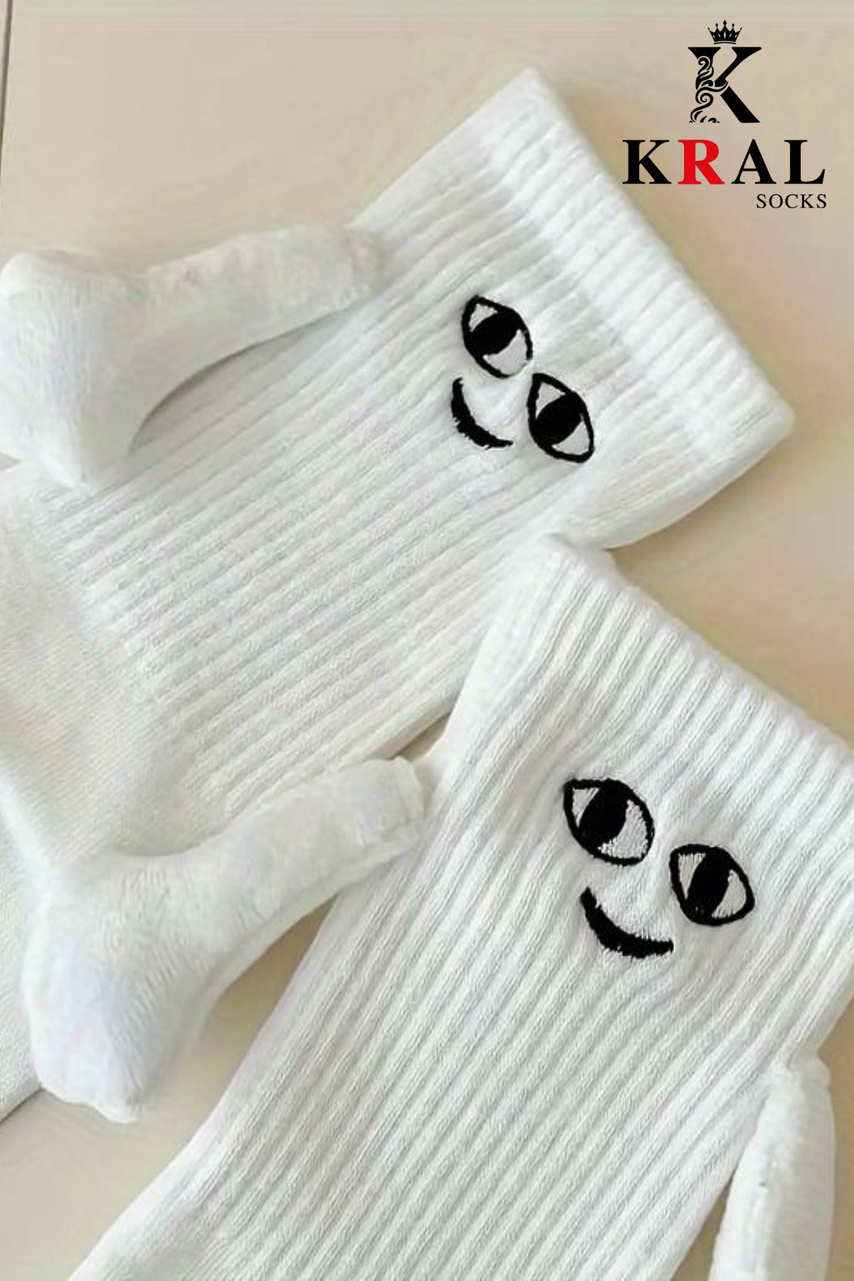Kral Socks Kadin - Erkek Beyaz Miknatisli El Ele Tutuşan Çorap (1 Adet)