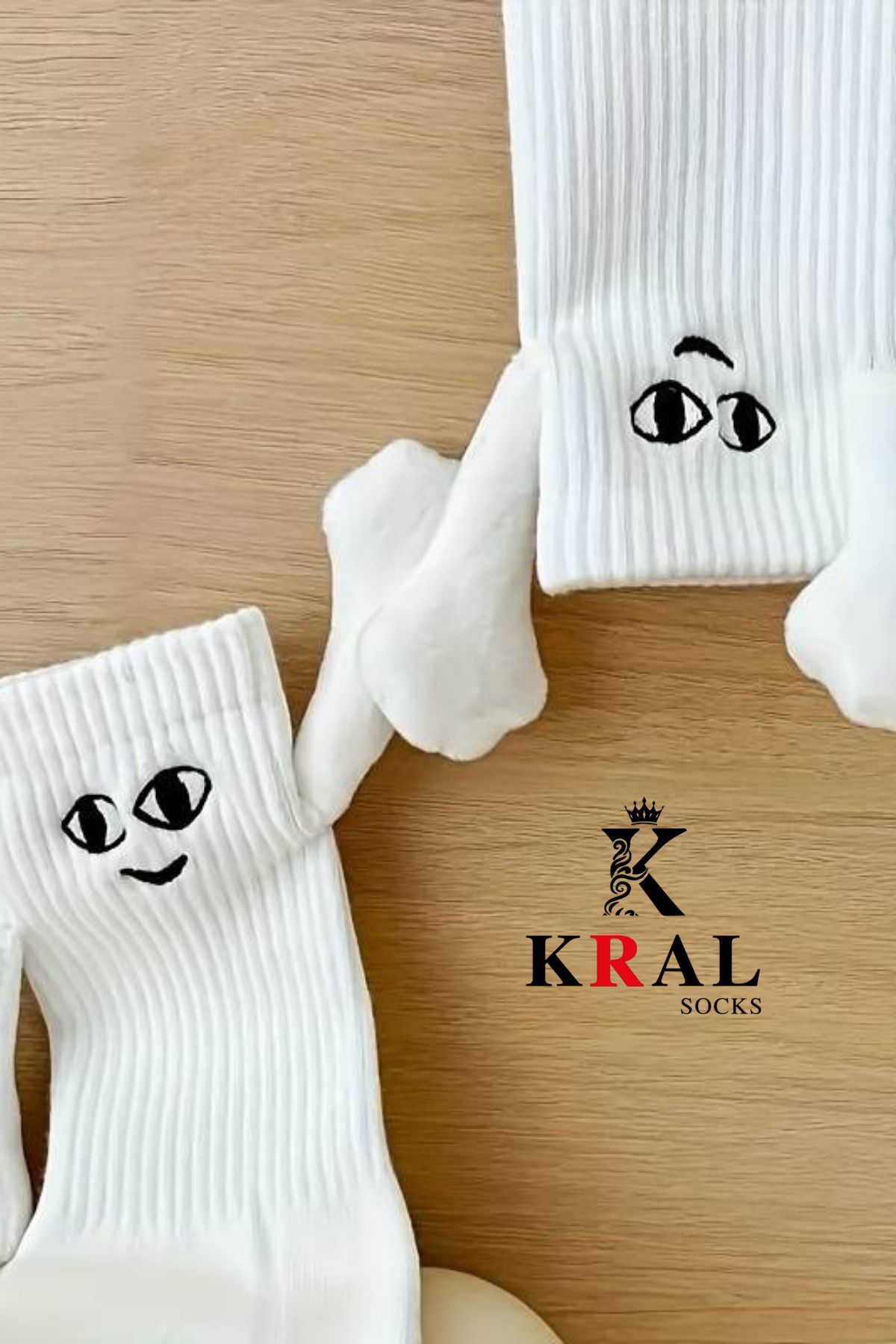 Kral Socks Kadin - Erkek Beyaz Miknatisli El Ele Tutuşan Çorap (1 Adet)