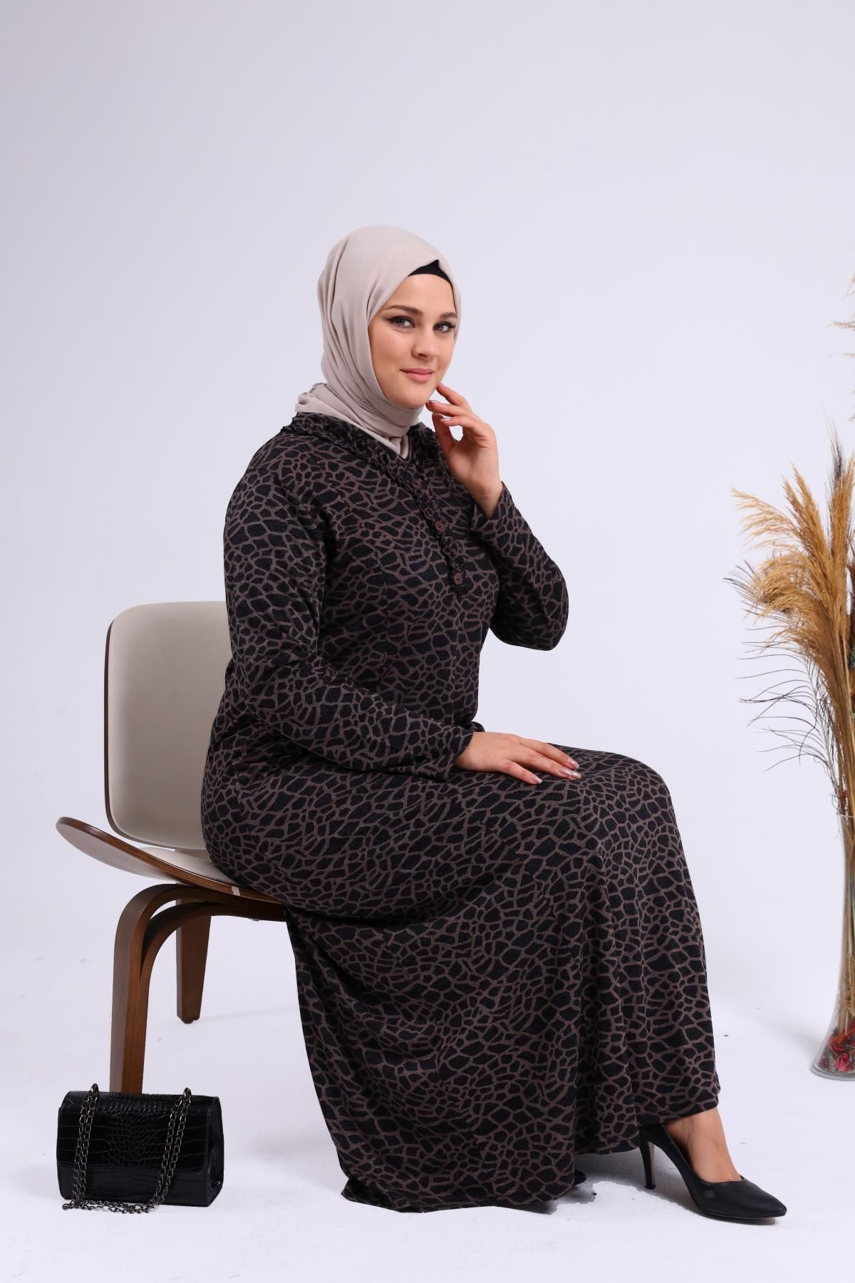 Ferace Kadin Gunluk Elbise Tesettur Leopar Desenli Buyuk Beden Elbise