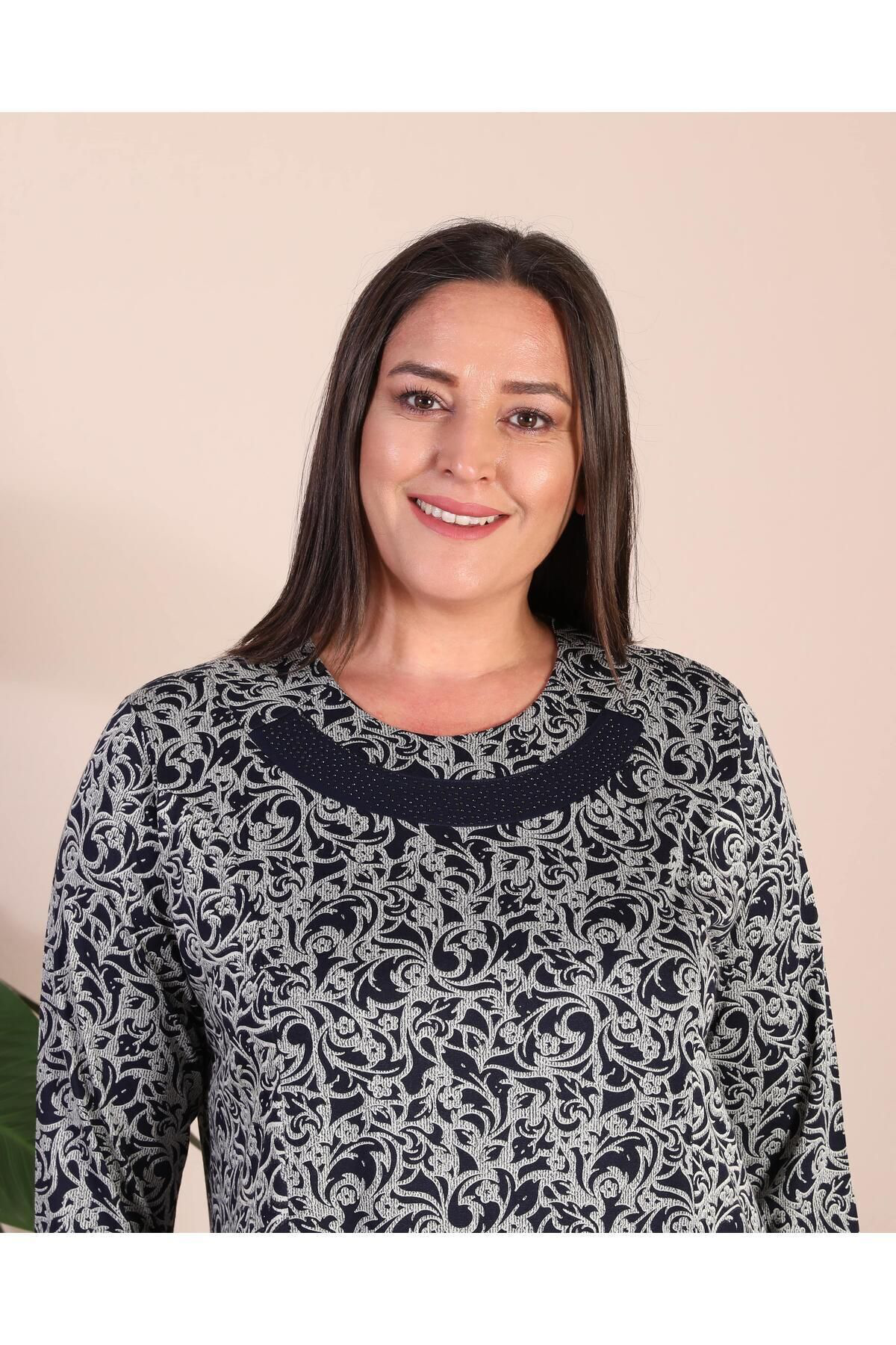 Ferace Kadin Tesettur Buyuk Beden Yakasi Garnili Anne Elbise