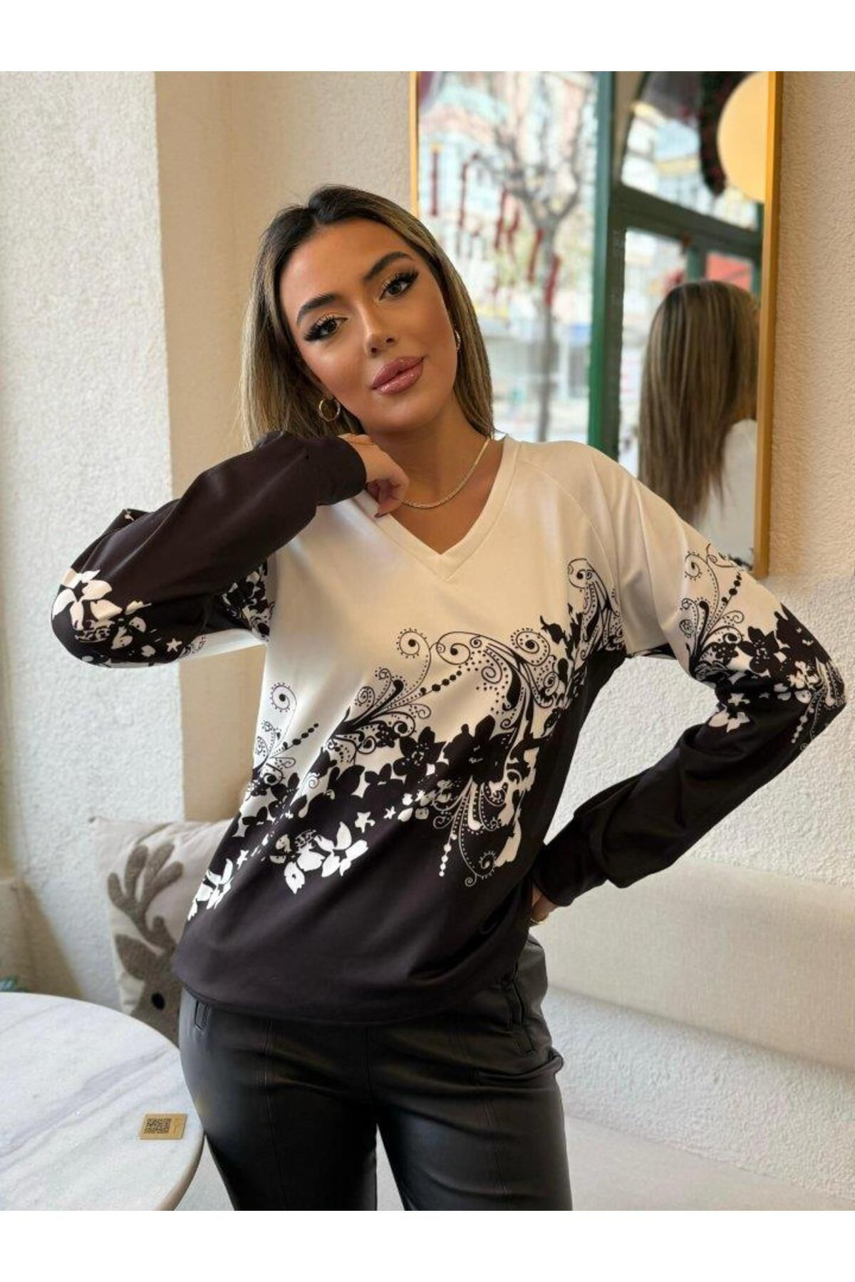 Creis Kadin Uzun Kollu V Yakali Çiçek Baskili Şardonlu Dalgiç Bluz