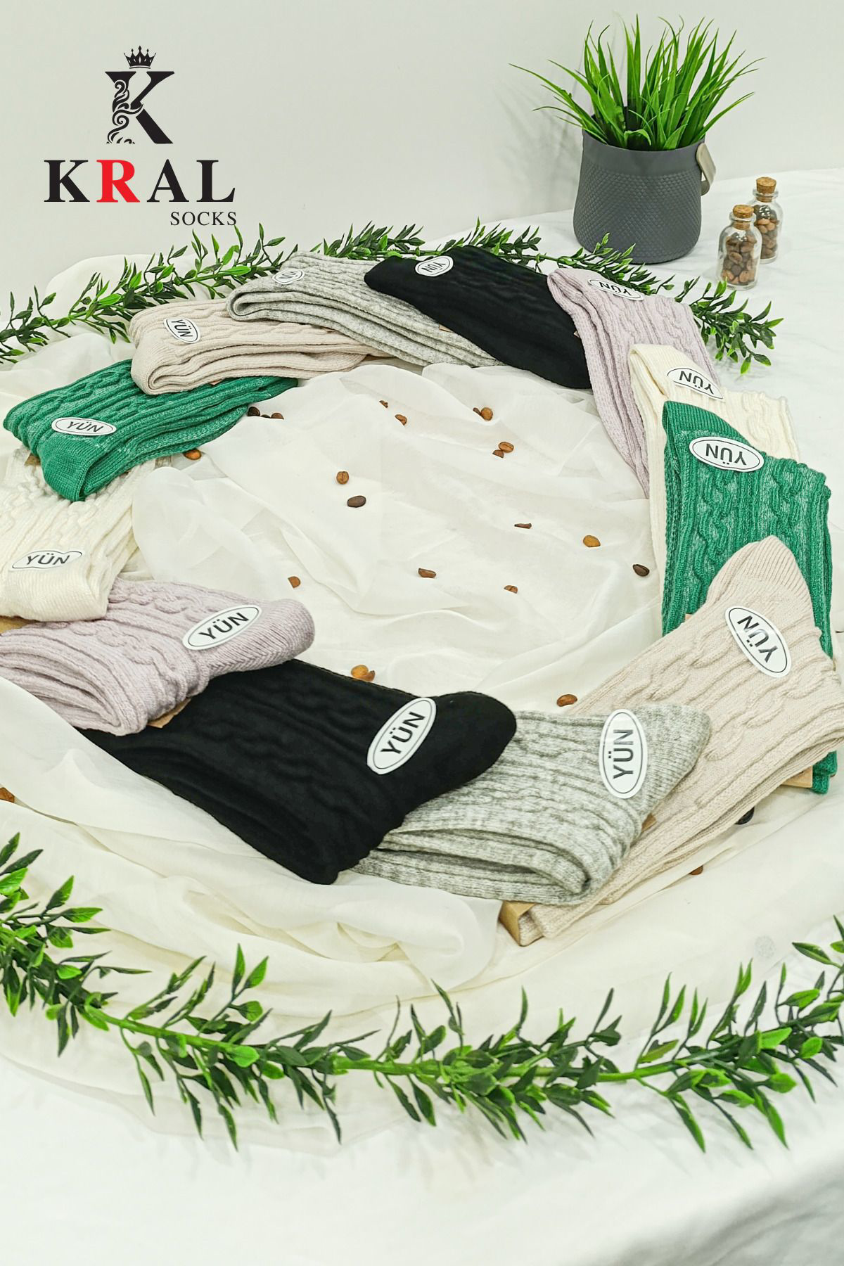 Kral Socks Kadin Yün Çorap (4 Çift) Kişlik  Termal Etkili Soft Yünlü Doku