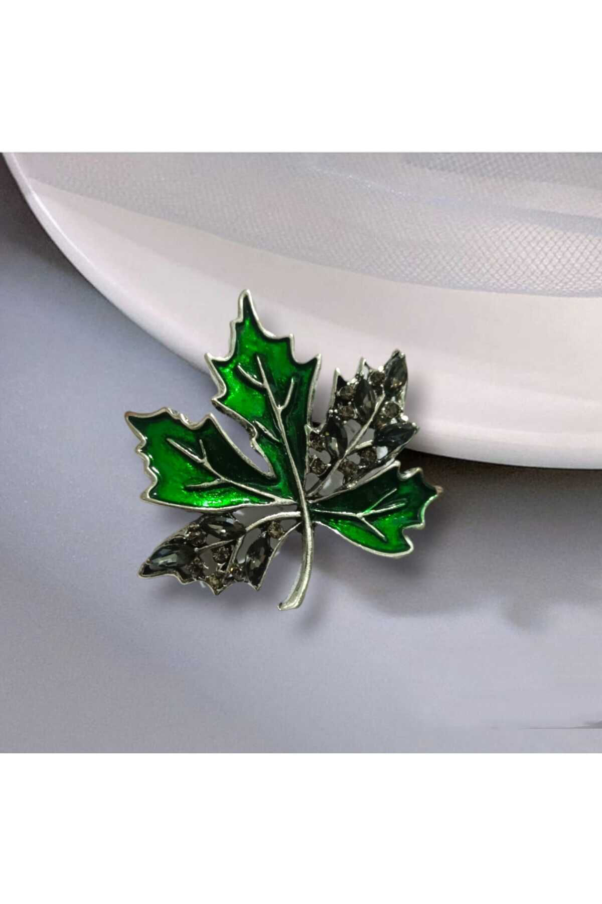 Dodemert Home Kirmizi & Yeşil Akçaağaç Yapraği Broş & Yaka İğnesi