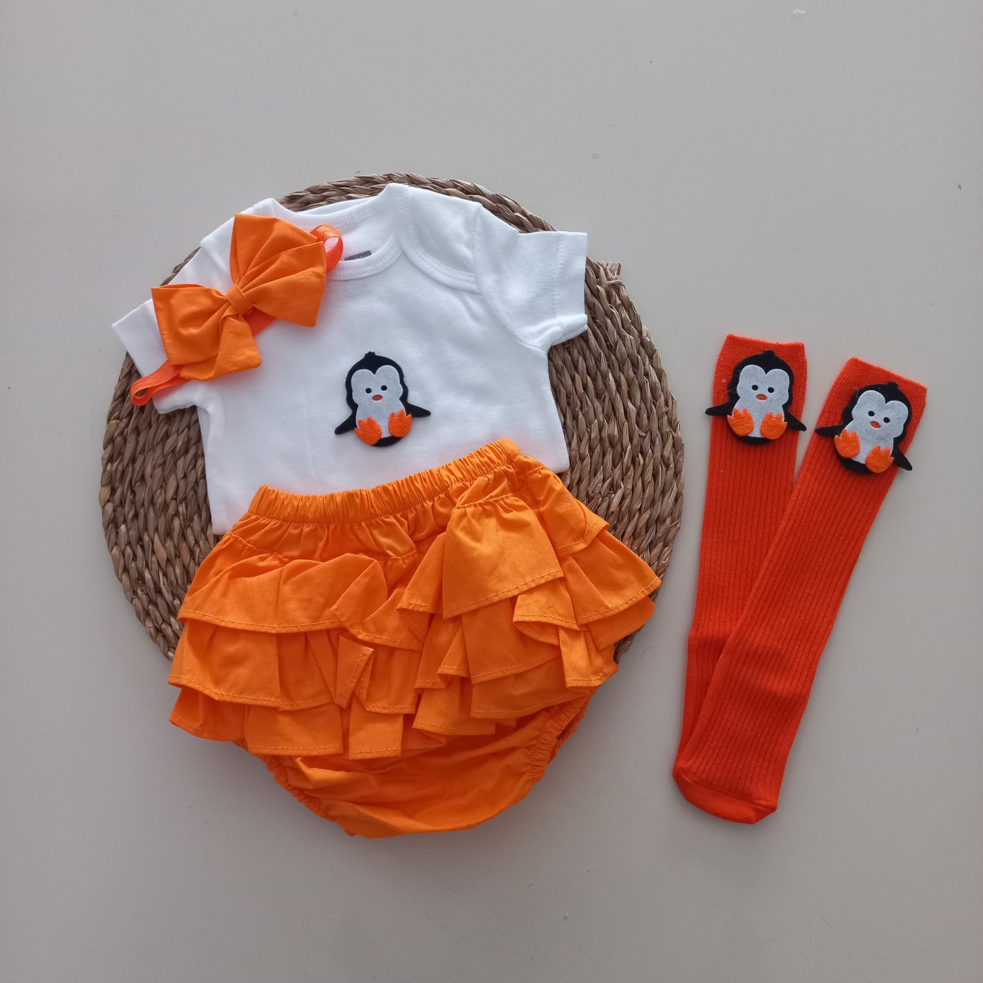 MARS BABY Kız Bebek Turuncu Penguen Fırfır Şort Etek Badili Çorap