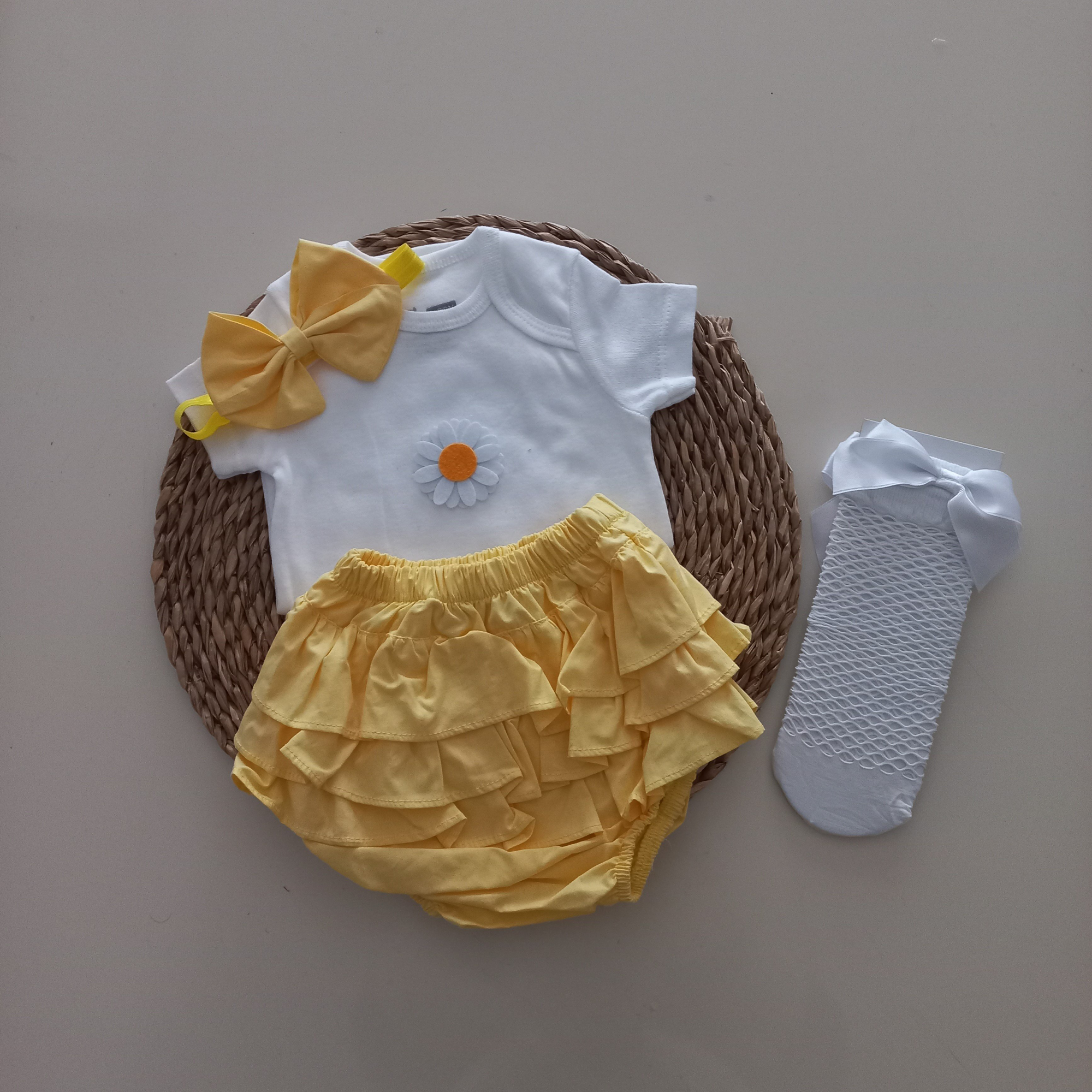 MARS BABY Kız Bebek Sarı Çiçek Fırfır Şort Etek Bodyli Beyaz File