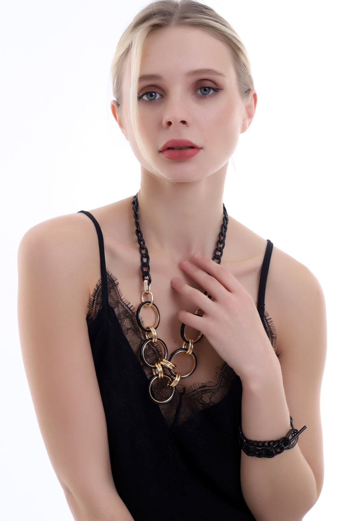 Dreamlike Özel Tasarim Gold Detayli Zincir Kolye Bileklik Set