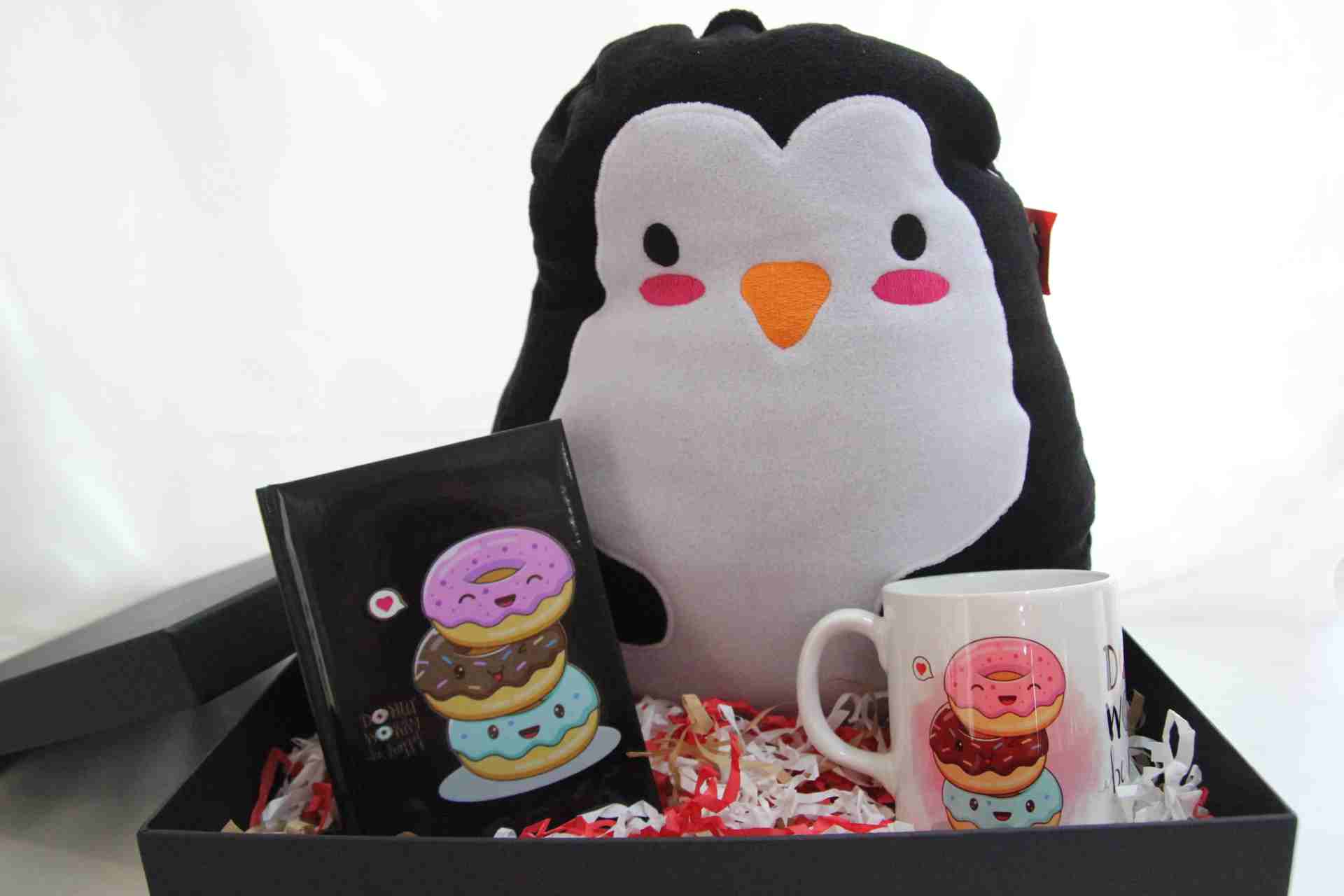 İhtiyaçavm Sevimli Penguen Yastik Baskili Defter Ve Kupa Bardak Hediye Kutusu