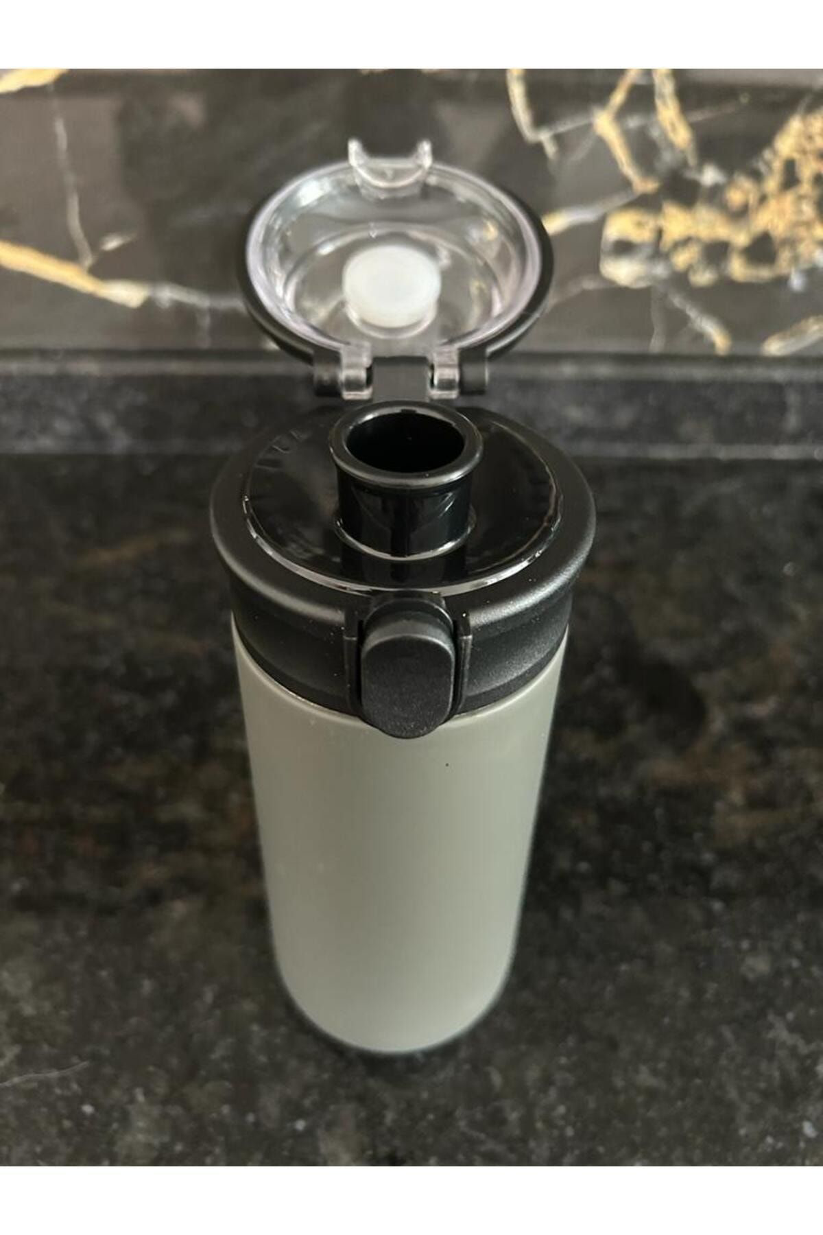 Chefstar Siyah 550 Ml Kilit Kapak Pipetli Stickerli Termos Suluk Matara Mn