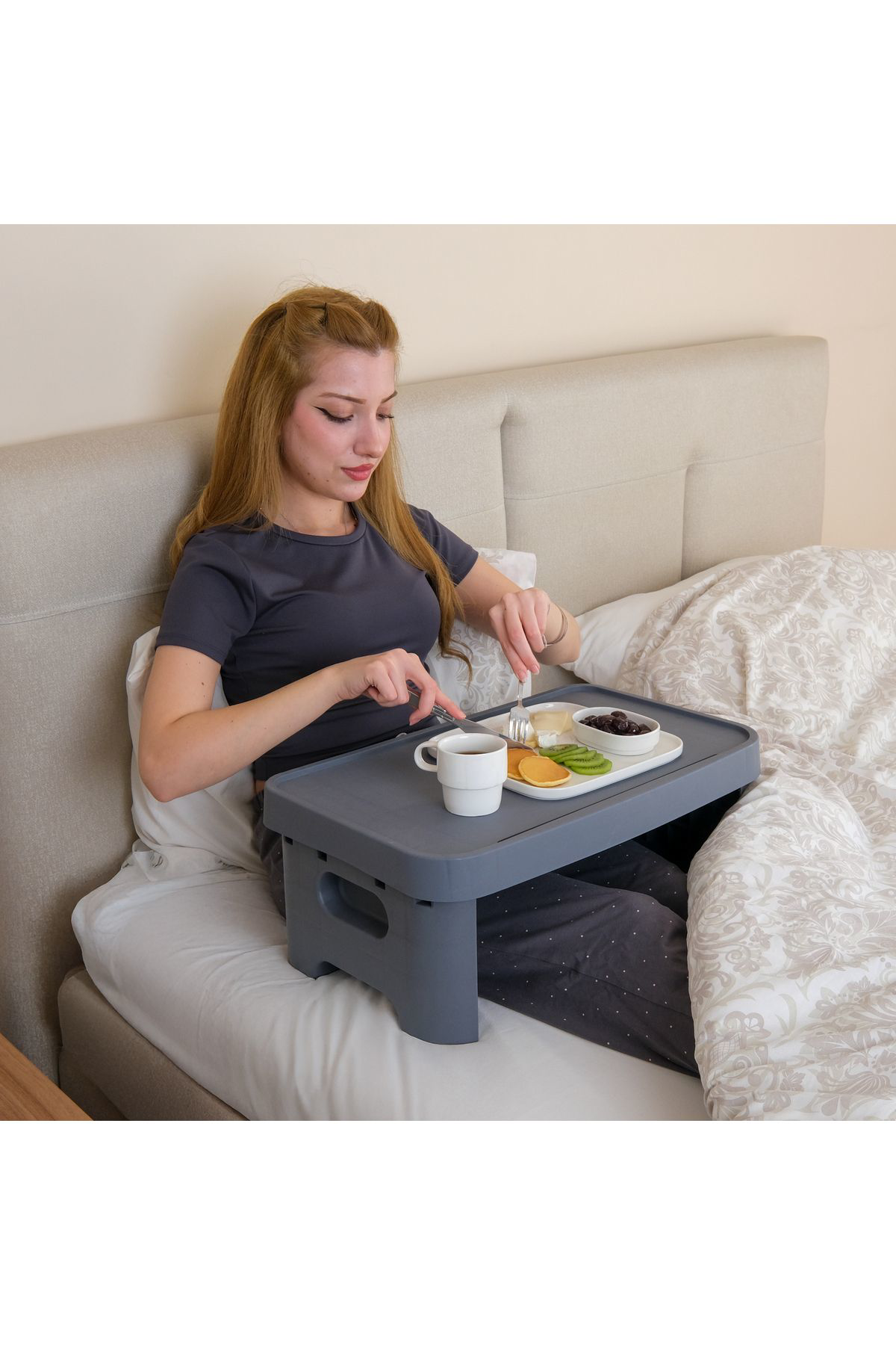 Ferah Plastik Taşinabilir Laptop Sehpasi Katlana Bilir Hobi Sehpasi Ve Masasi