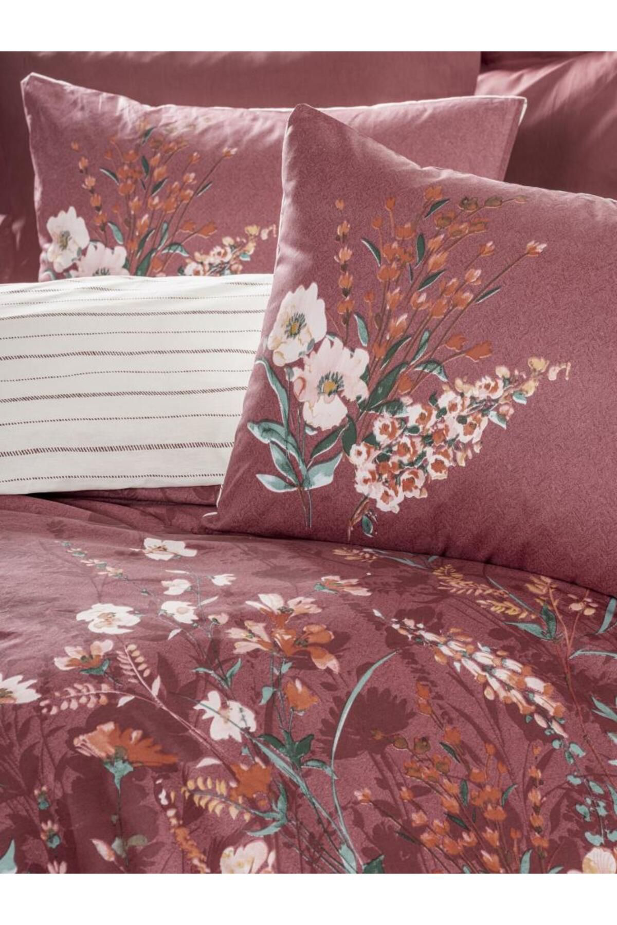 K&A Tek Kişilik Feminen Nevresim Takimi Vina Bordo