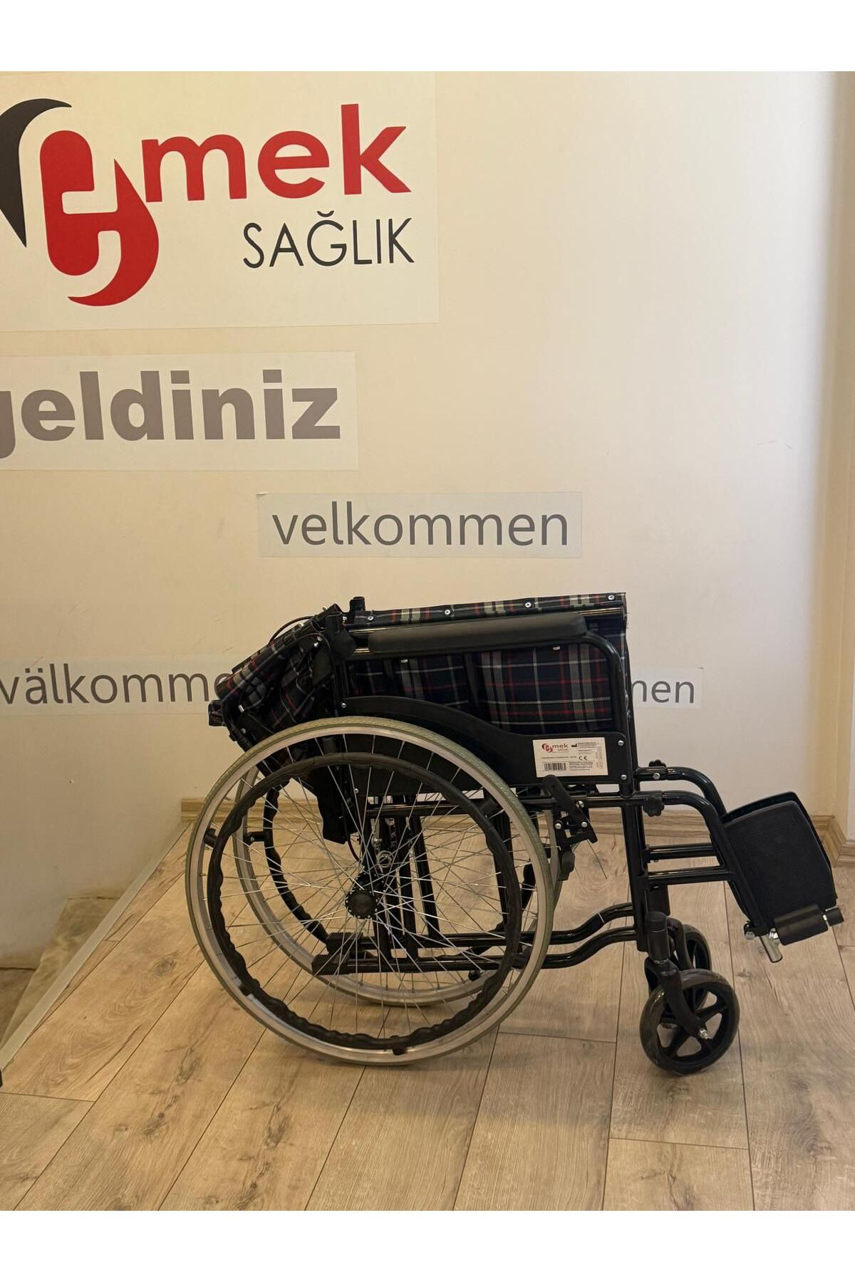 Emek Sağlik Wipperman Marka İthal Lüks Katlanabilir Refakatçi Manuel Tekerlek