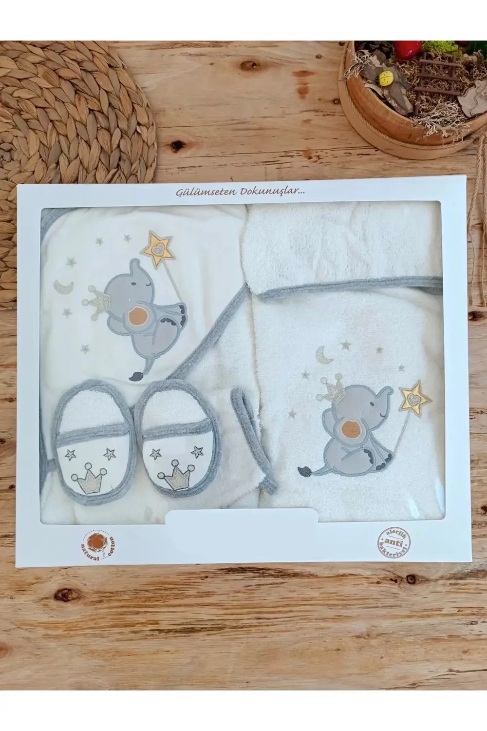 0-1 Yaş Sevimli Fil Nakışlı Pareolu 4lü Kız Erkek Bebek Havlu Sil