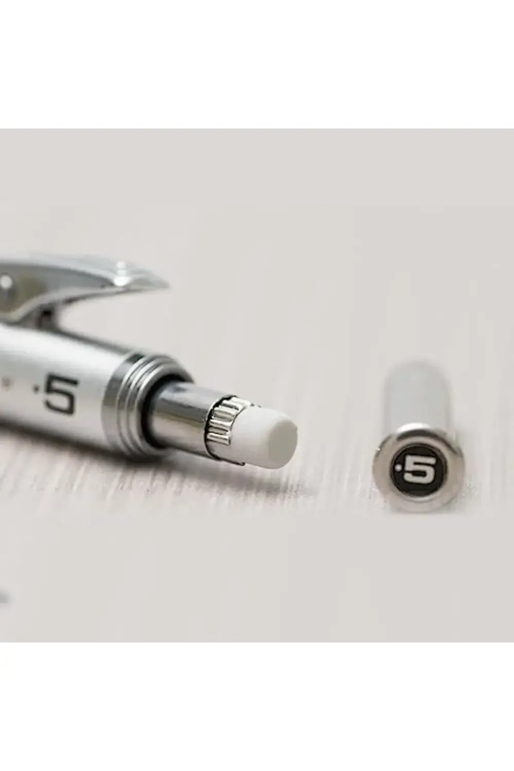 0.7 mm - Metal Gövde, Gizli uç, Teknik Çizim ve Yazı İçin Versati