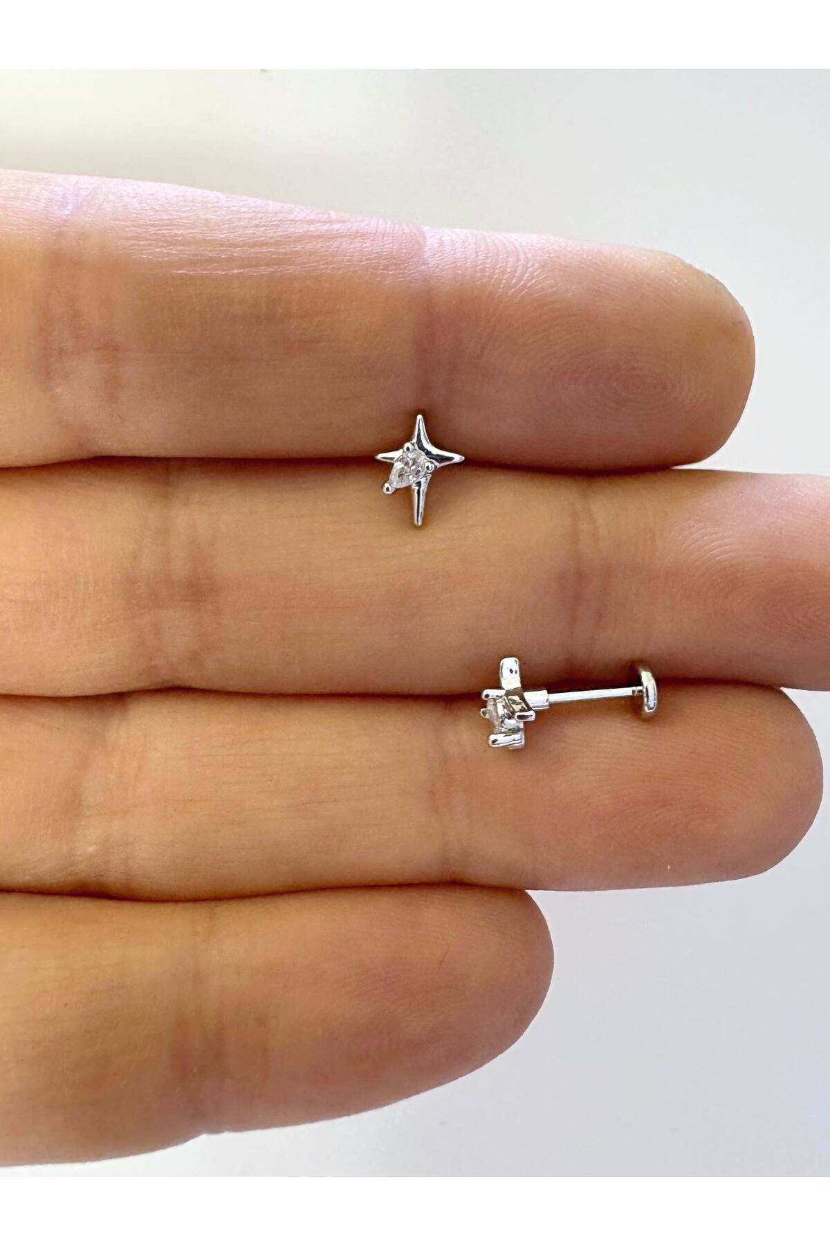 1 ADET ARKASI DÜZ TRAGUS HELİX UYUMLU PİERCİNG