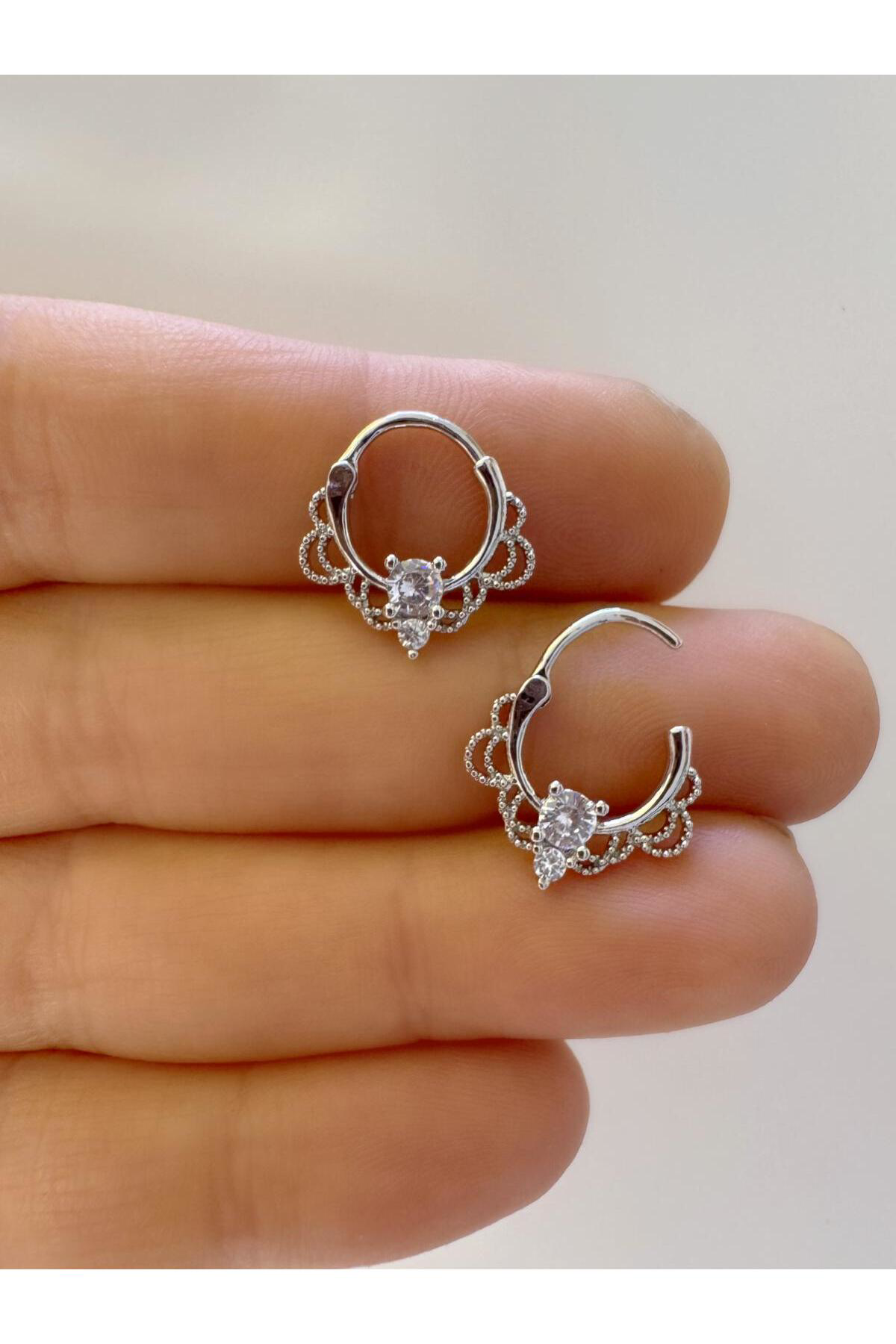 1 adet çelik zirkon taşlı septum daith helix lobe uyumlu piercing