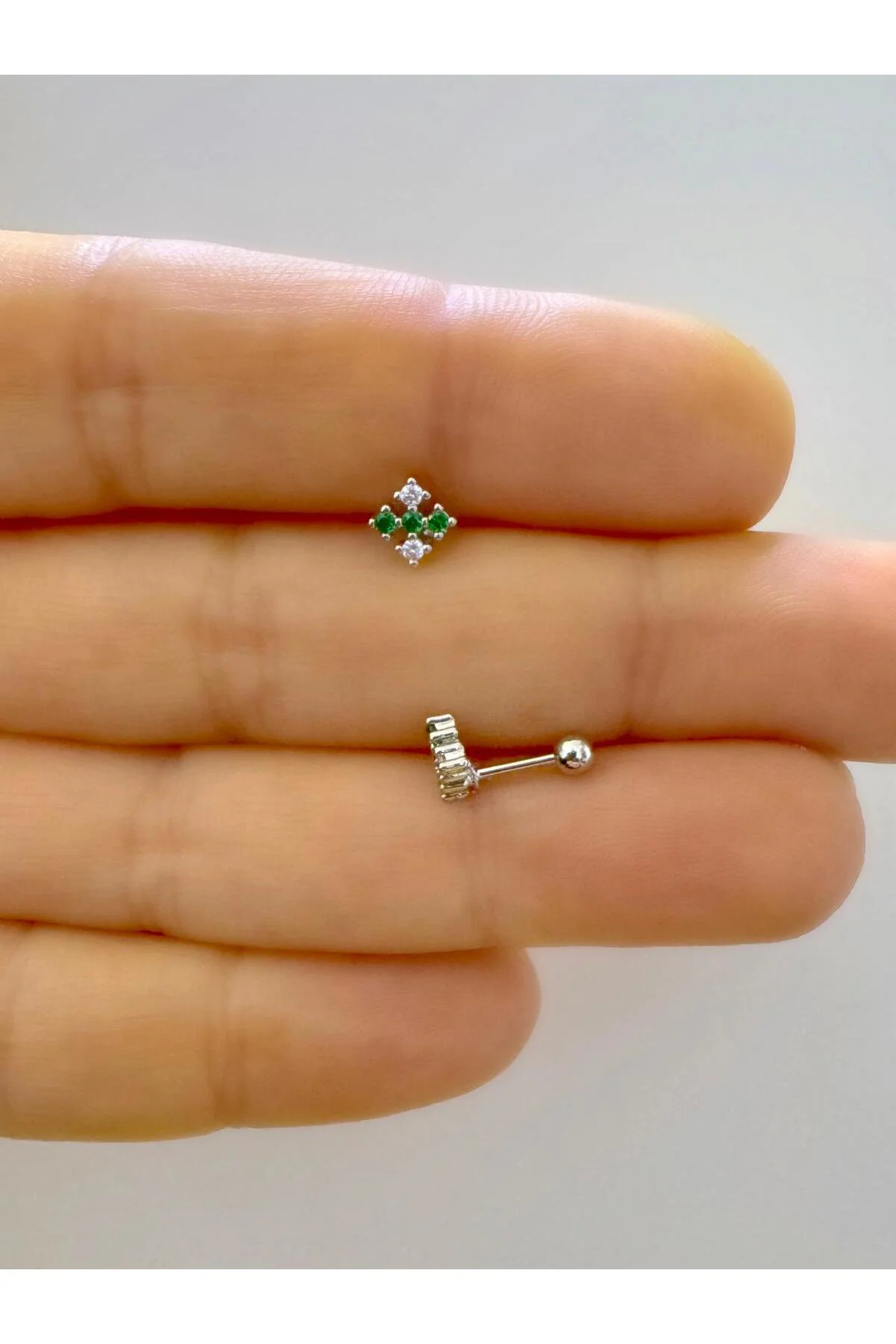 1 adet çelik zirkon taşlı TRAGUS helix lobe uyumlu piercing
