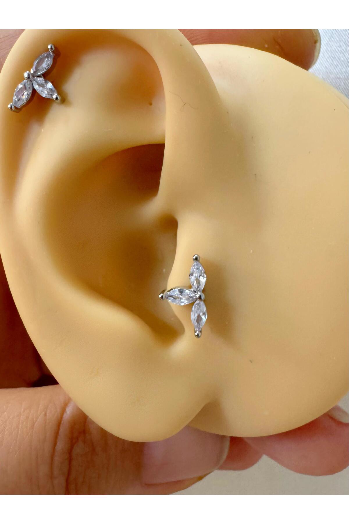 1 adet çelik zirkon taşlı arkası düz önden takmalı tragus helix k