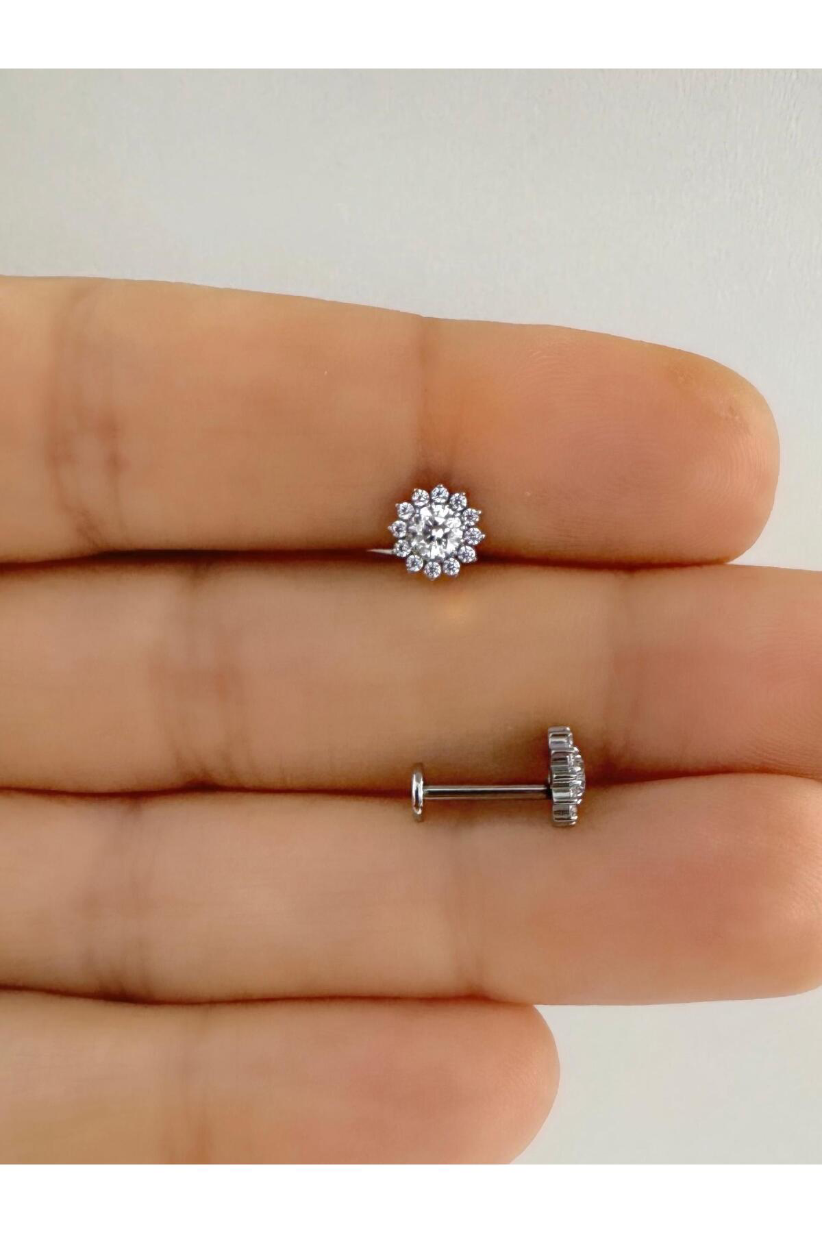 1 ADET G23 TİTANİUM ( TİTANYUM )ÇİÇEK MODEL TRAGUS HELİX CONCH LOBE UYUMLU PİERCİNG