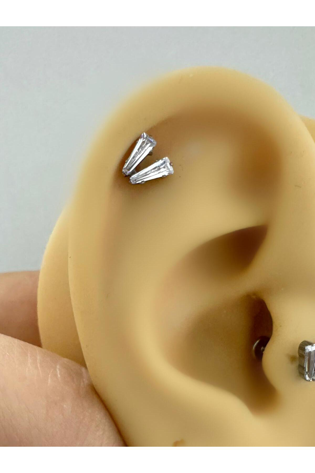 1 Adet G23 Titanium ( Titanyum ) Zirkon Taşlı Tragus Helix Lobe Uyumlu Piercing