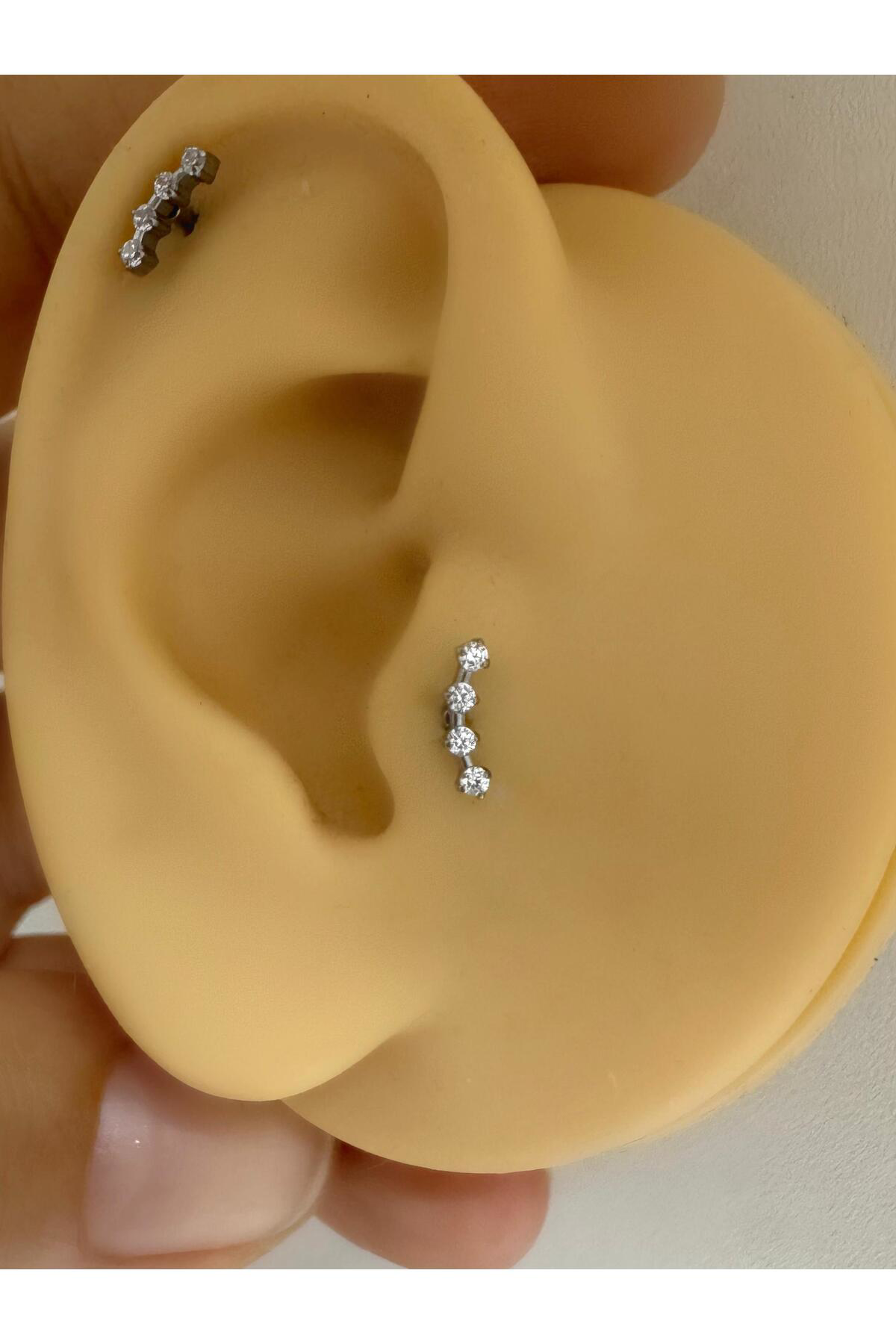 1 ADET G23 TİTANİUM (TİTANYUM) ZİRKON TAŞLI TRAGUS HELİX LOBE KIKIRDAK CONCH UYUMLU PİERCİNG