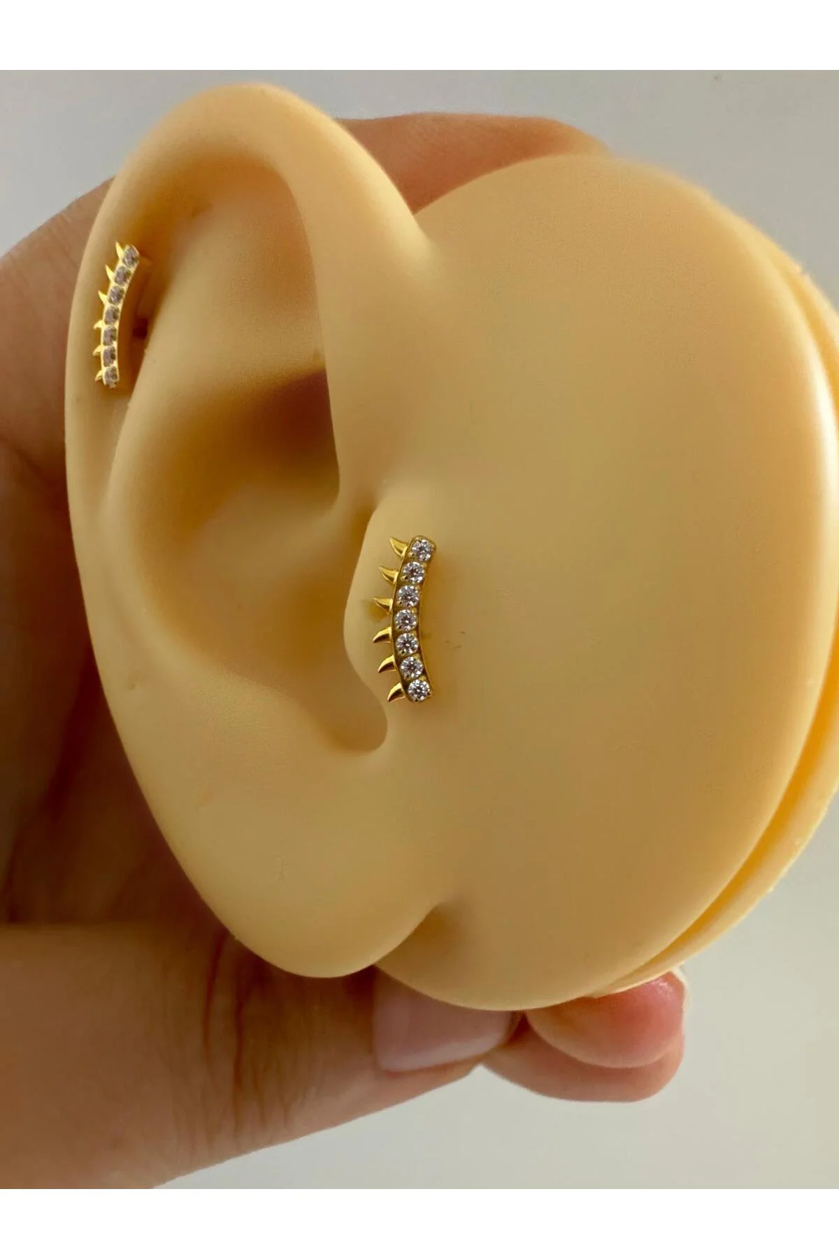 1 adet G23 TİTANİUM ( titanyum) zirkon taşlı tragus kıkırdak  conch flat  helix lobe uyumlu piercing