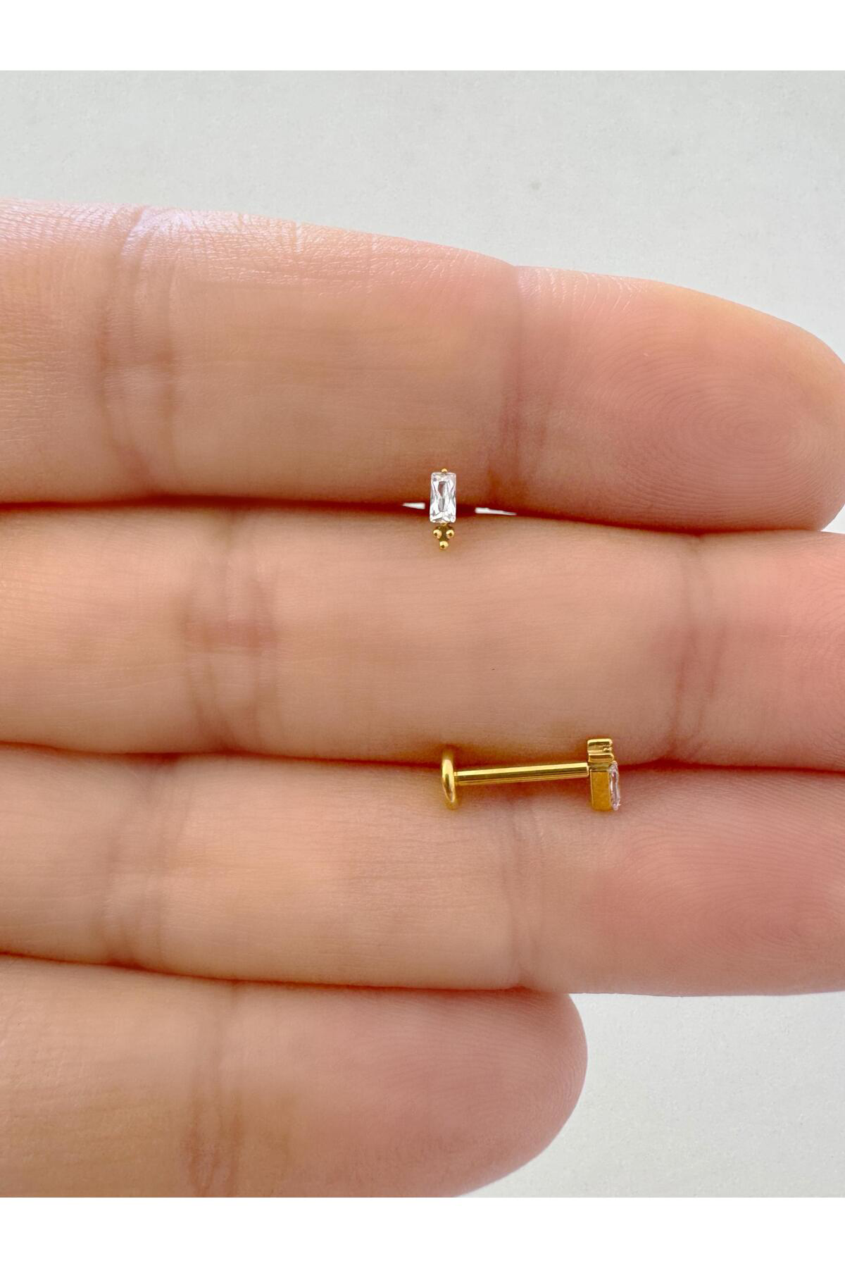 1 adet G23 TİTANİUM ( titanyum ) tragus helix kıkırdak uyumlu pie