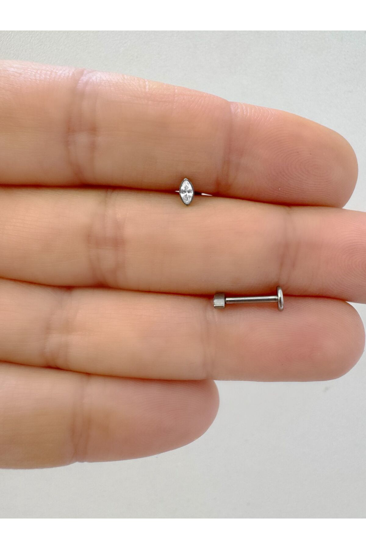 1 adet G23 TİTANİUM ( titanyum ) tragus helix kıkırdak uyumlu pie