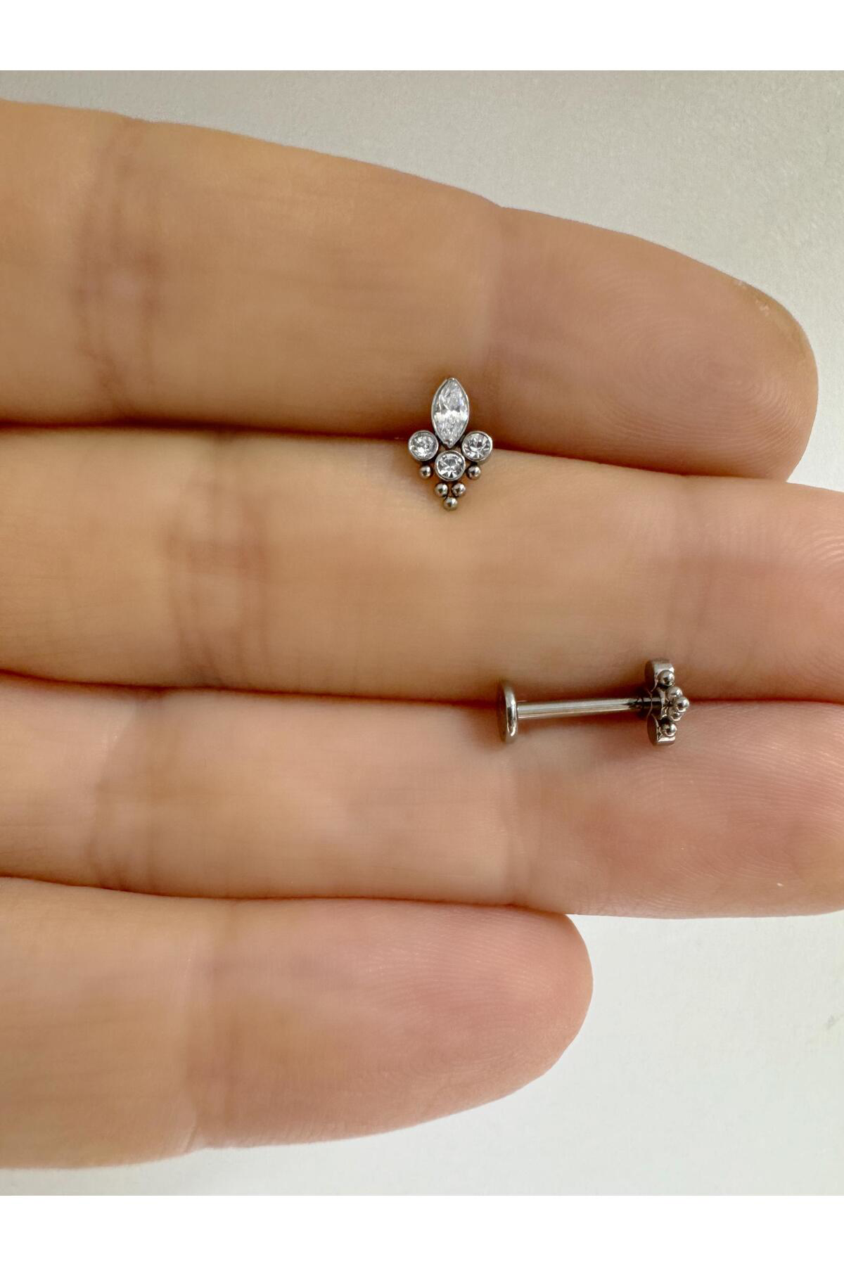 1 ADET G23 TİTANİUM ( TİTANYUM) ZİRKON TAŞLI TRAGUS HELİX CONCH KIKIRDAK LOBE UYUMLU PİERCİNG