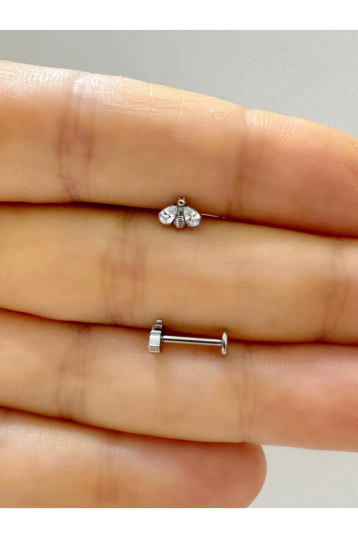 1 adet G23 TİTANİUM ( titanyum) zirkon taşlı tragus kıkırdak  conch flat  helix lobe uyumlu piercing