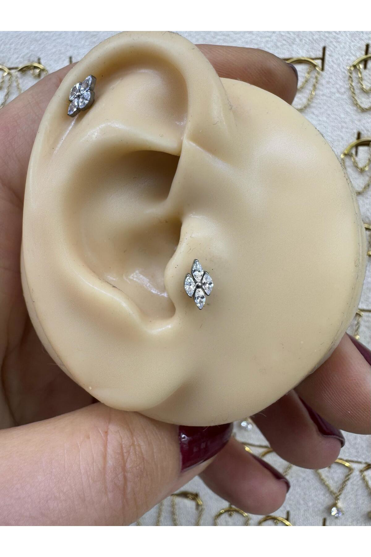 1 adet G23 TİTANİUM ( TİTANYUM) HELİX TRAGUS CONCH UYUMLU PİERCİN