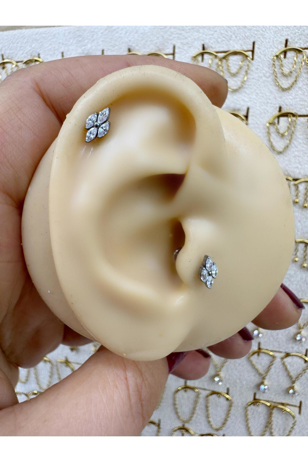 1 adet G23 TİTANİUM ( TİTANYUM) HELİX TRAGUS CONCH UYUMLU PİERCİN
