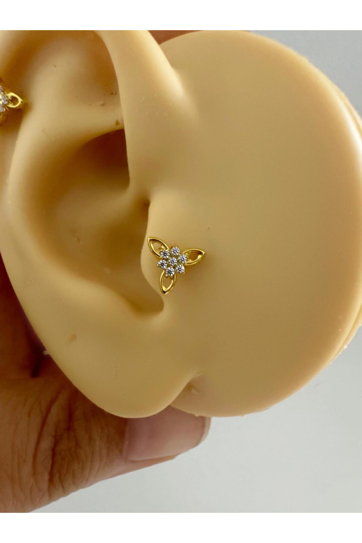 1 adet G23 TİTANİUM ( titanyum) zirkon taşlı tragus kıkırdak   helix lobe uyumlu piercing