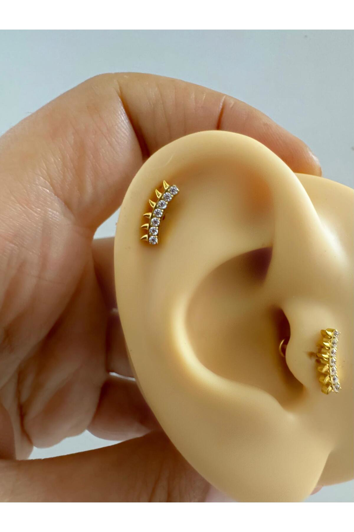 1 adet G23 TİTANİUM ( titanyum) zirkon taşlı tragus kıkırdak  con