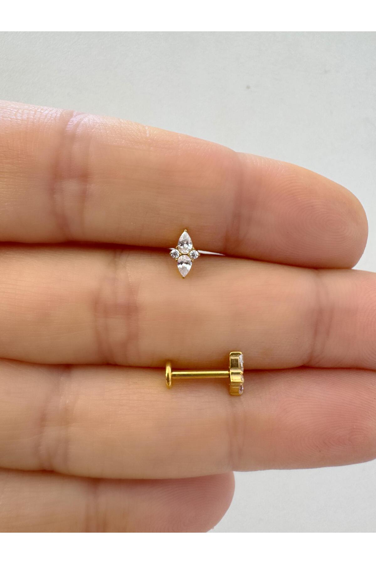 1 adet G23 TİTANİUM ( titanyum ) tragus helix kıkırdak uyumlu piercing