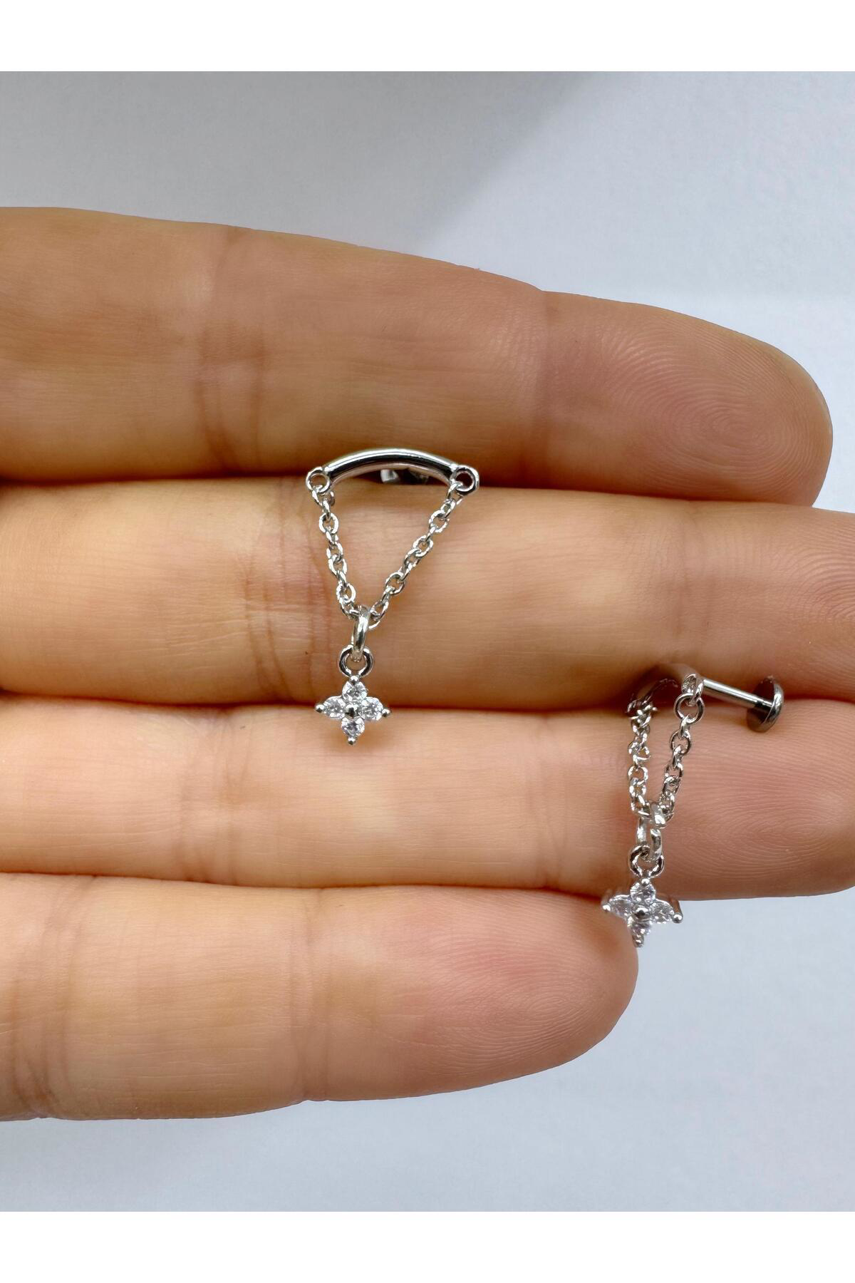 1 ADET G23 TITANIUM ( titanyum ) ZİRKON TAŞLI HİDDEN  HELİX FLAT   LOBE UYUMLU PİERCİNG