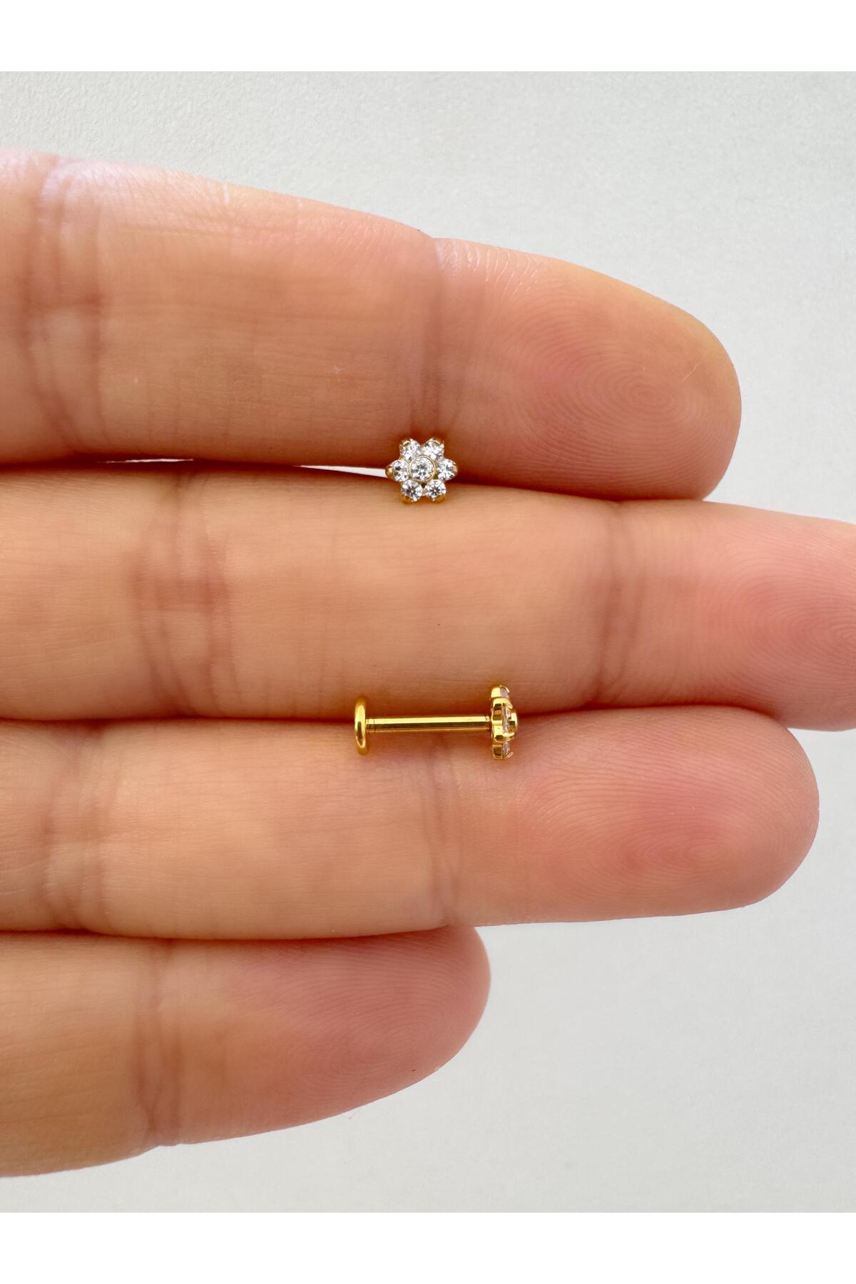 1 adet G23 TİTANİUM ( titanyum ) tragus helix kıkırdak uyumlu piercing