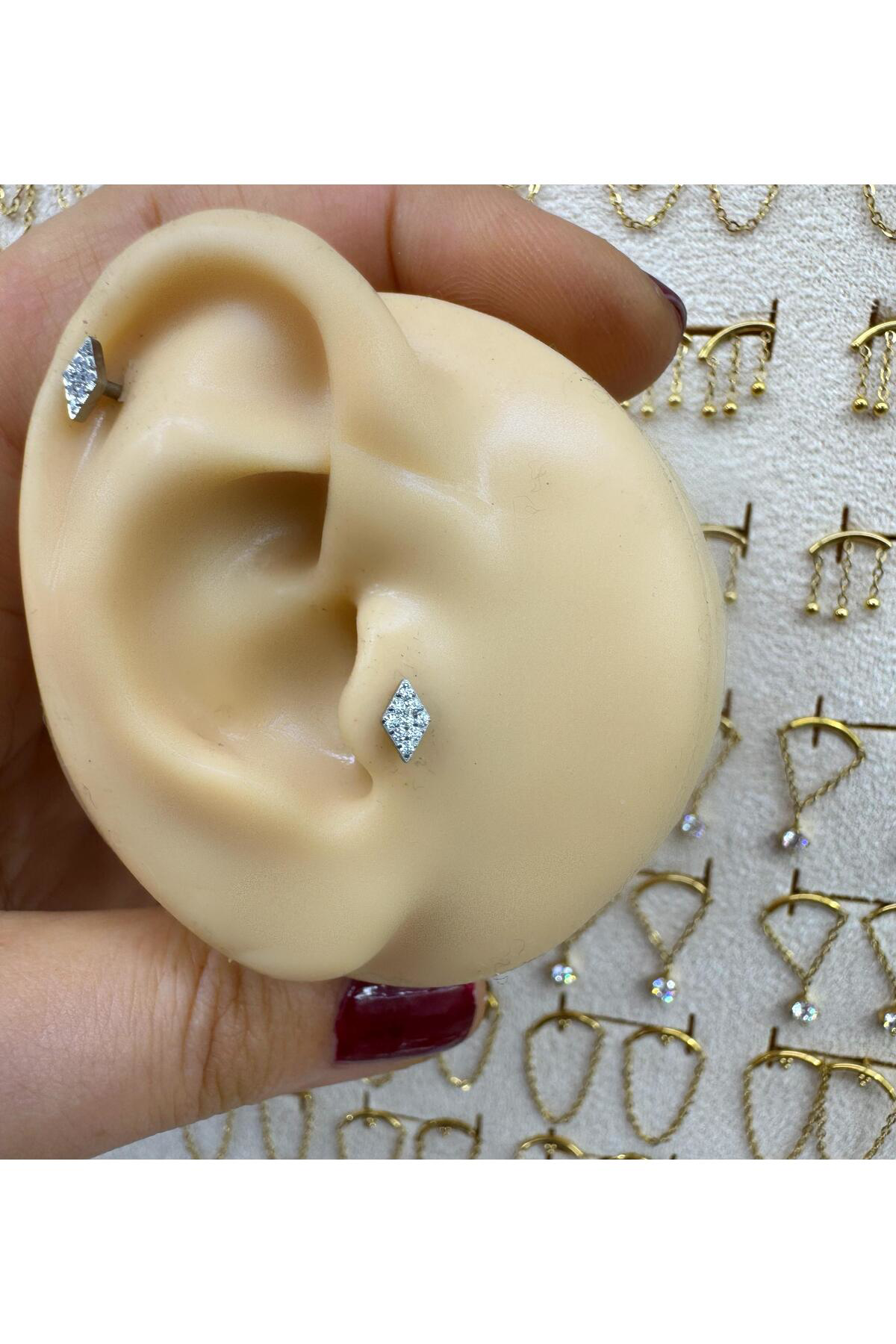 1 adet G23 TİTANİUM ( TİTANYUM) HELİX TRAGUS CONCH UYUMLU PİERCİNG 1 adet G23 TİTANİUM ( TİTANYUM) HELİX TRAGUS CONCH UYUMLU PİERCİNG